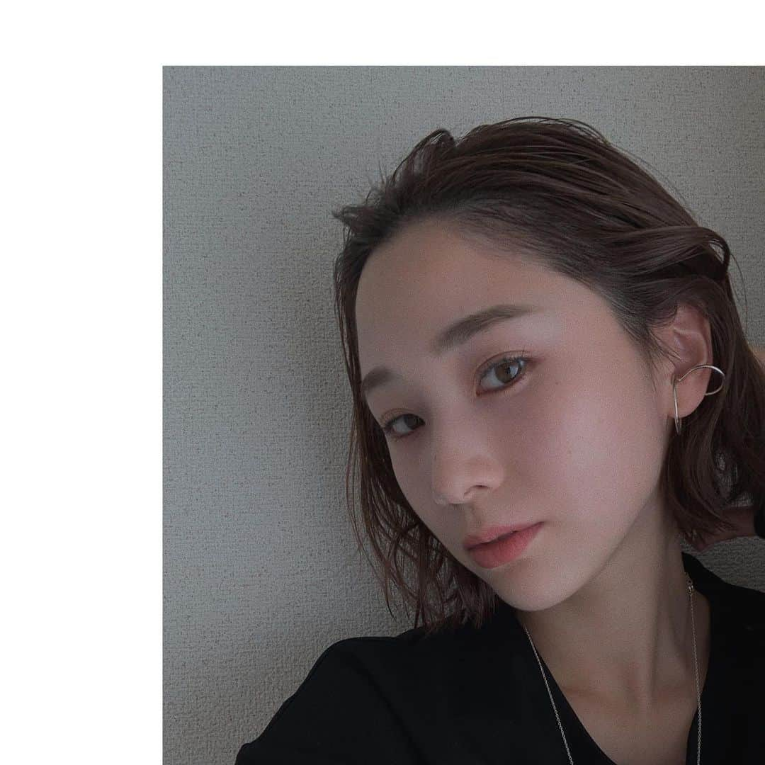 伊地知朋子さんのインスタグラム写真 - (伊地知朋子Instagram)「____ ひっっさしぶりに ちゃんと巻いてみた♡ 産後抜毛後のちょんちょん毛 が目立ってきましたな🙄 ____  #ヘアスタイル #ジヒョ意識の外巻き。笑」12月12日 16時21分 - tomoko_urbanbobby