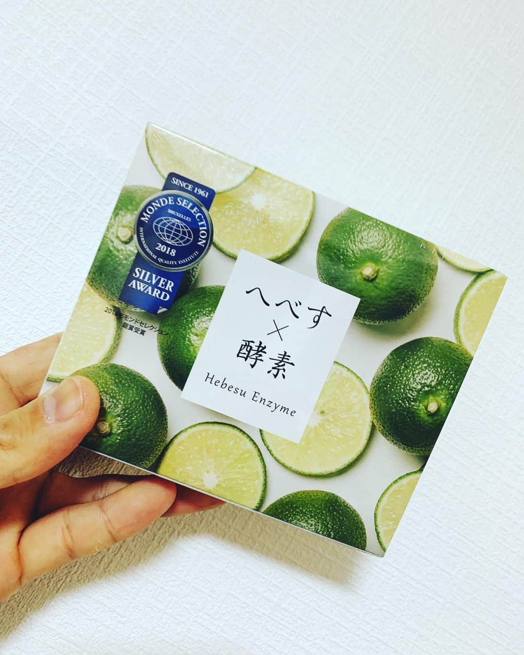 小澤雄太さんのインスタグラム写真 - (小澤雄太Instagram)「今年も届きました✨✨✨  身体を掃除してくれる酵素と 身体を健康にしてくれるへべす。 いつもありがとうございます✨✨✨  #へべす #平兵衛酢 #ヘベス #宮崎県日向市 #日向# #幻の果実 #オーガニック #成合へべす園 #抗酸化作用 #高い抗酸化作用 #柑橘類 #ウィルス予防  #アンチエイジング #美容 #yuta_ozawa #ozattsu #おざっつ」12月12日 16時39分 - yuta_ozawa_official