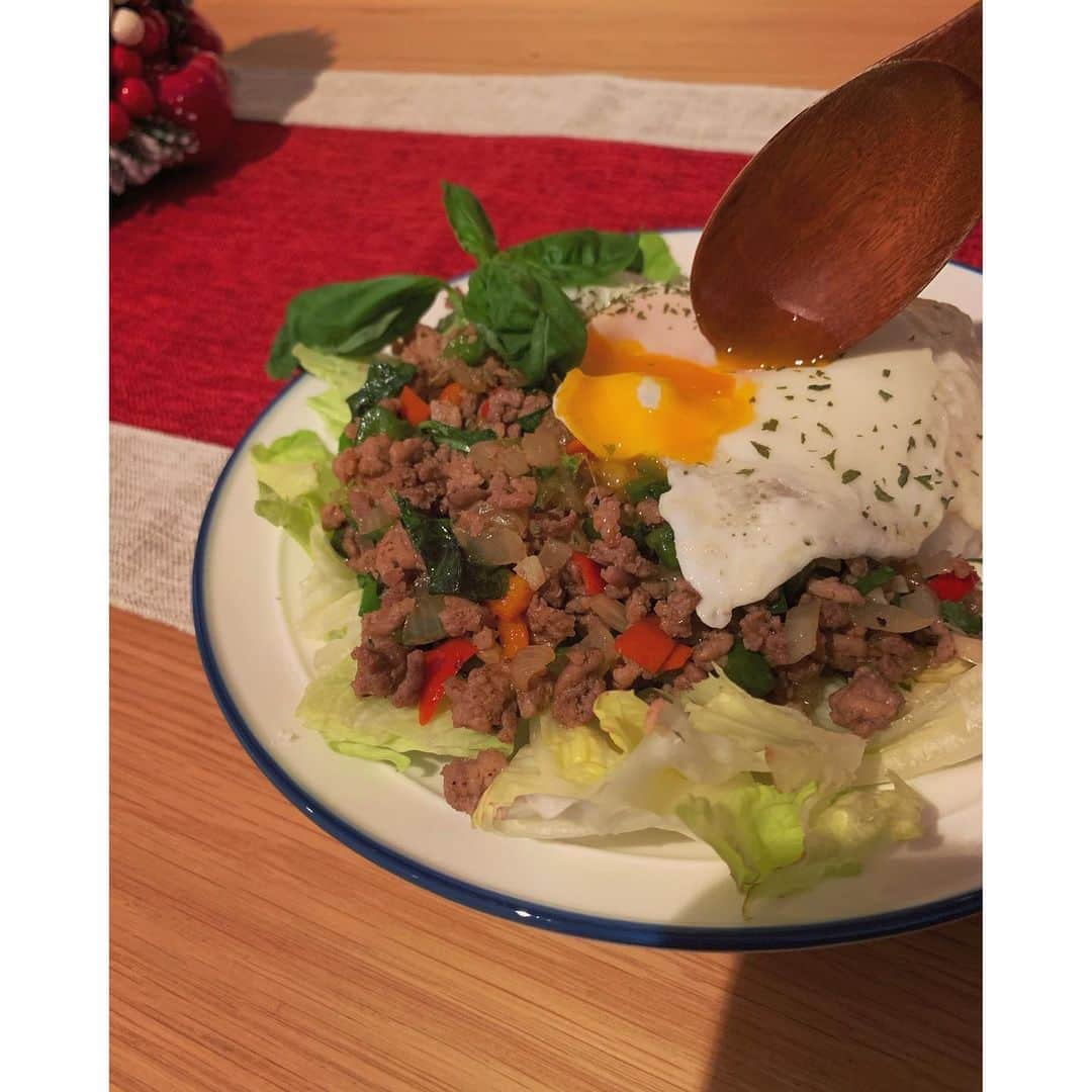 岡部麟さんのインスタグラム写真 - (岡部麟Instagram)「お昼ご飯SHOWROOMで #ガパオライス 作った🍽✨ 配信後、美味しくいただきましたﾄｻ😋 お母さまがお家で栽培してるらしいパプリカ送ってくれました！使ったよーお母さま！」12月12日 16時44分 - beristagram_1107