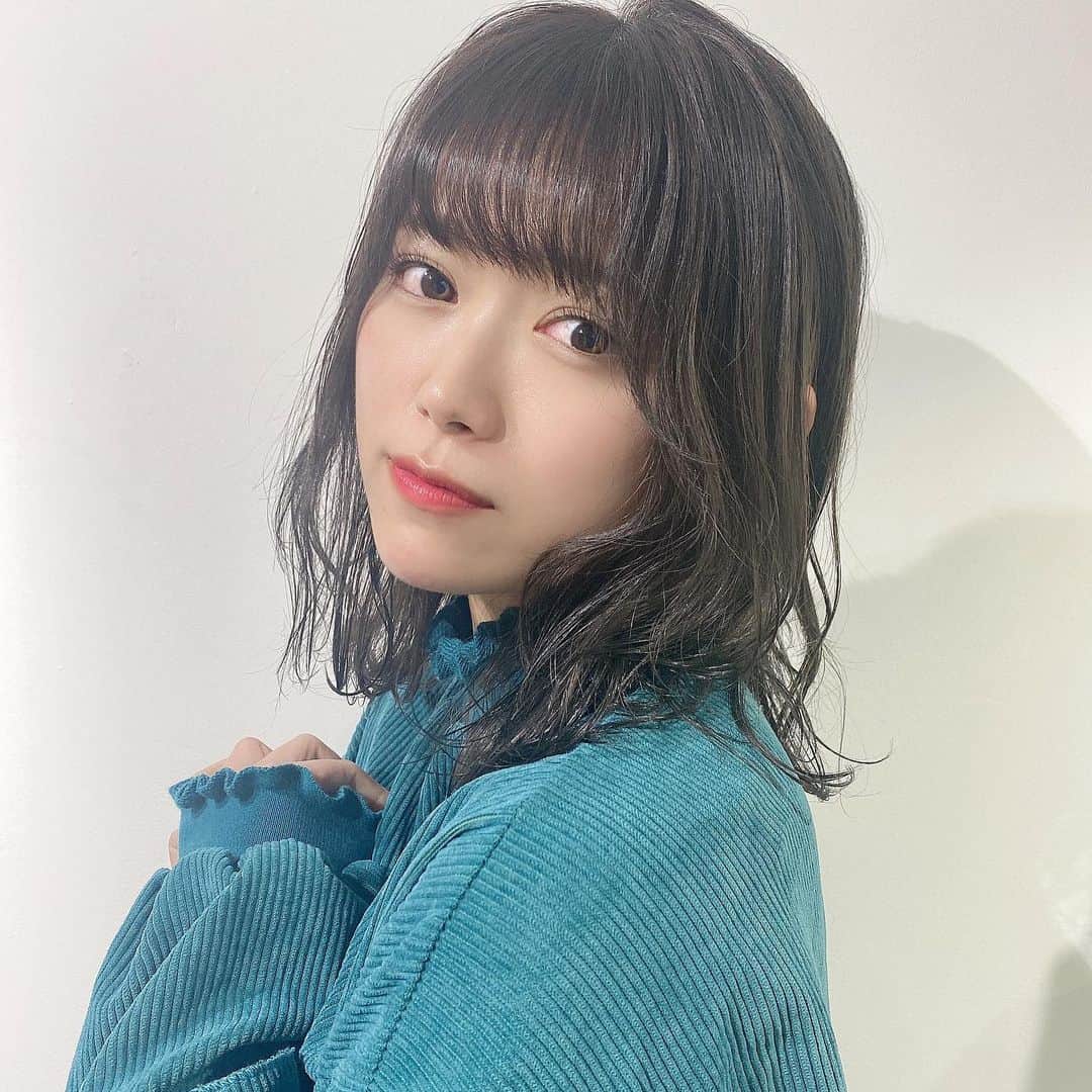 のインスタグラム：「美容室いってきたよっ💓 暗めシアングレージュ、すきっ☺️ @ryota_navile さん いつもありがとうございます♫ ． ． なんか顔メインみたいな写真だけど 髪がメインです！！！！笑 ． ． #美容室 #navile #原宿 #ヘアカラー #シアングレージュ #トリートメント #原宿 #原宿美容室 #原宿サロン」
