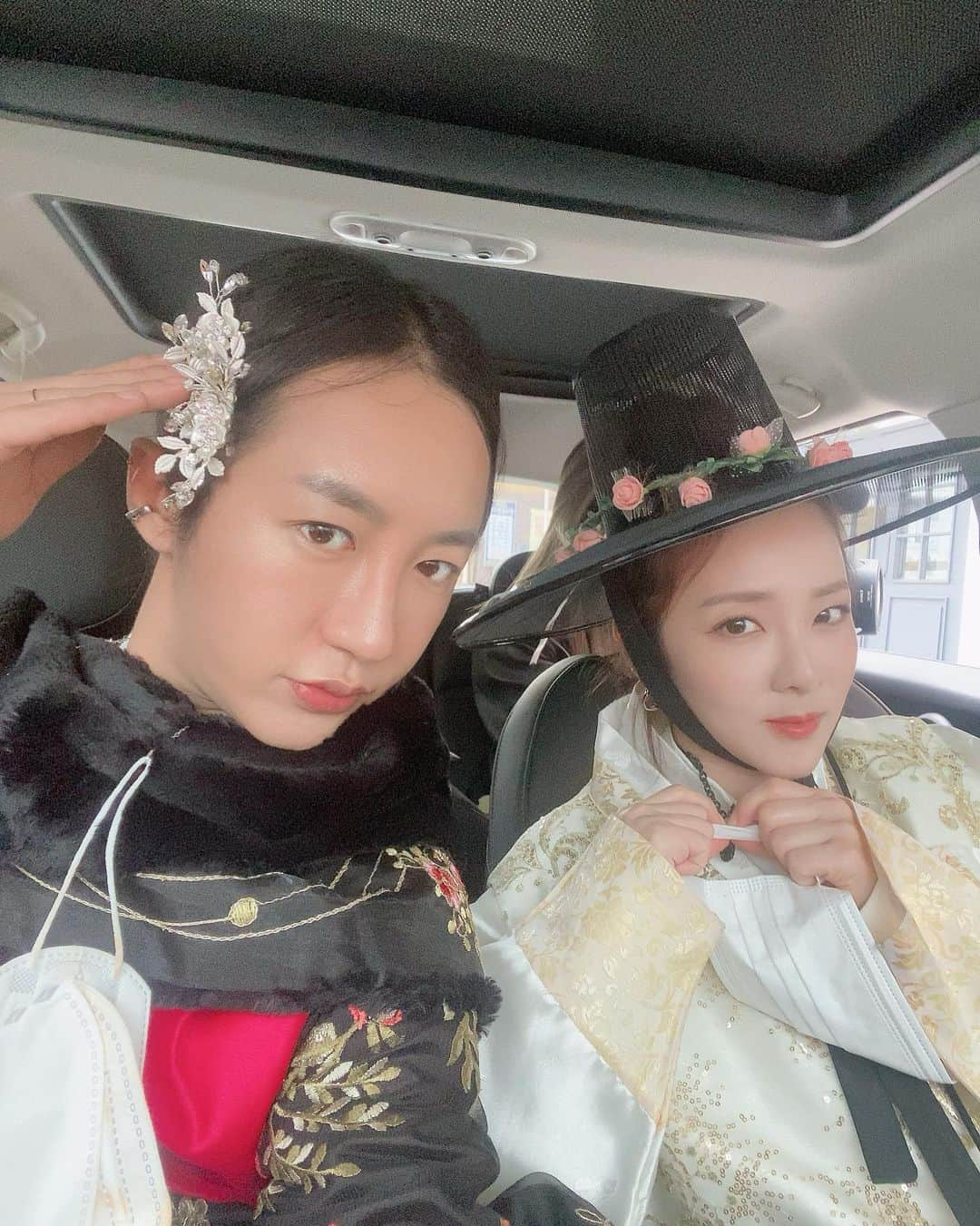 ダラ さんのインスタグラム写真 - (ダラ Instagram)「이리오너라~ 산도령과 함께한 랜선 서울투어 오늘 2탄 공개!!! 😀🇰🇷 abangan!!! #AnnyeongKoreaLive special part 2!!! Mamaya na!!! 7pm sa KTO Manila youtube channel!!! 🇵🇭🤗」12月12日 17時32分 - daraxxi