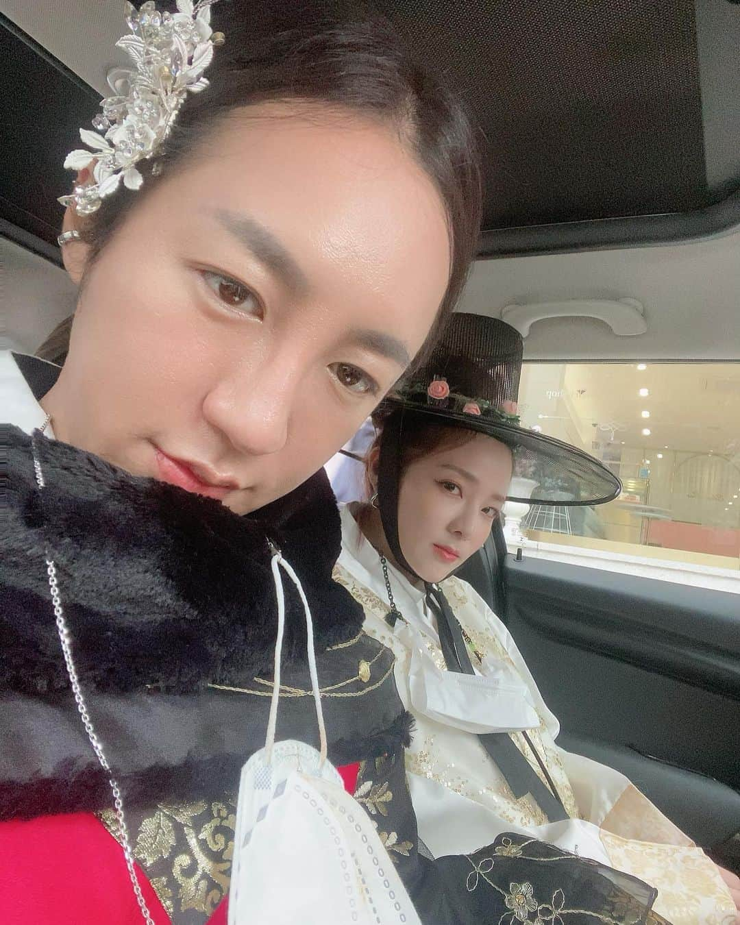 ダラ さんのインスタグラム写真 - (ダラ Instagram)「이리오너라~ 산도령과 함께한 랜선 서울투어 오늘 2탄 공개!!! 😀🇰🇷 abangan!!! #AnnyeongKoreaLive special part 2!!! Mamaya na!!! 7pm sa KTO Manila youtube channel!!! 🇵🇭🤗」12月12日 17時32分 - daraxxi