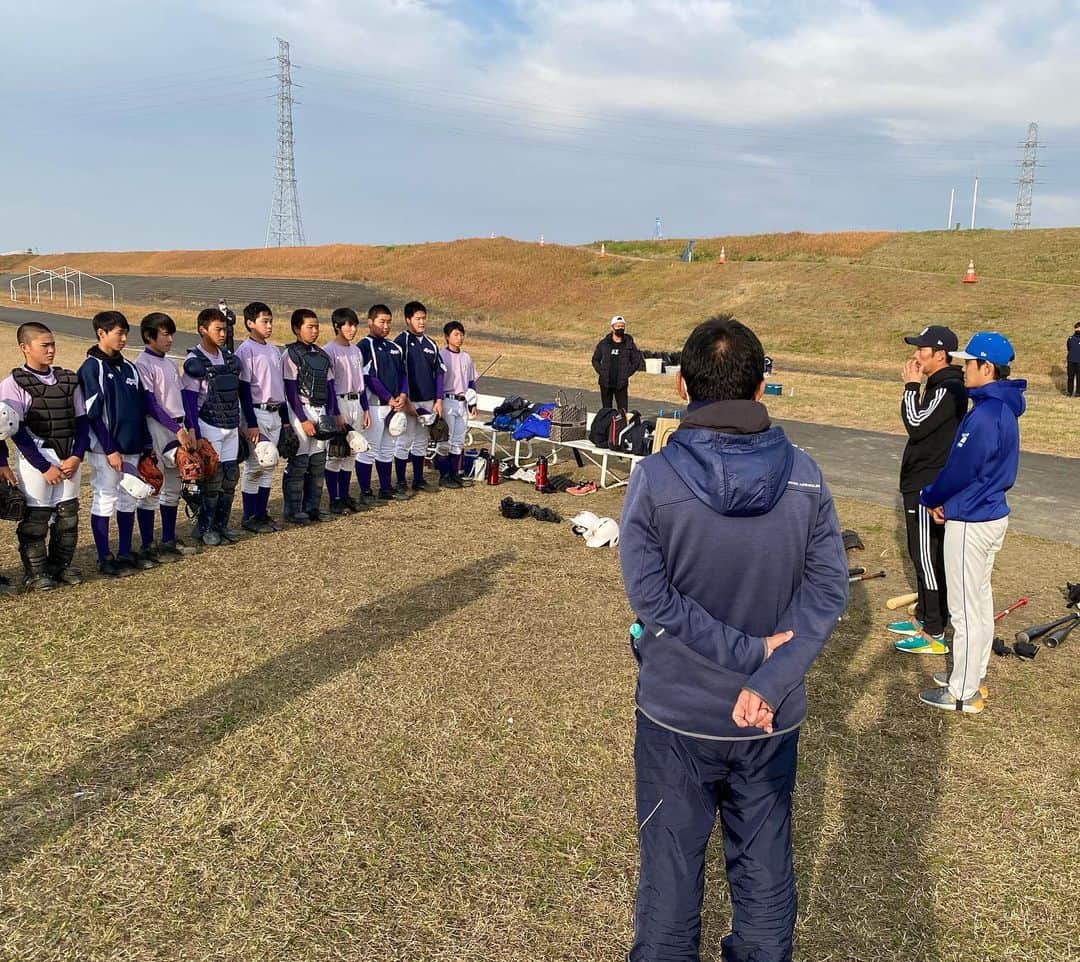 上田剛史さんのインスタグラム写真 - (上田剛史Instagram)「今日は茨城県龍ヶ崎市で活動している流山ポニーへ指導に行かせて頂きました。このチームはとにかくセンス抜群の選手が多い！挨拶、返事、行動、全て中学生とは思えない程しっかりしていました。これからの成長が楽しみです‼️‼️  #上田剛史  #ユメ監督 #流山ポニー」12月12日 17時44分 - tsuyoshi50