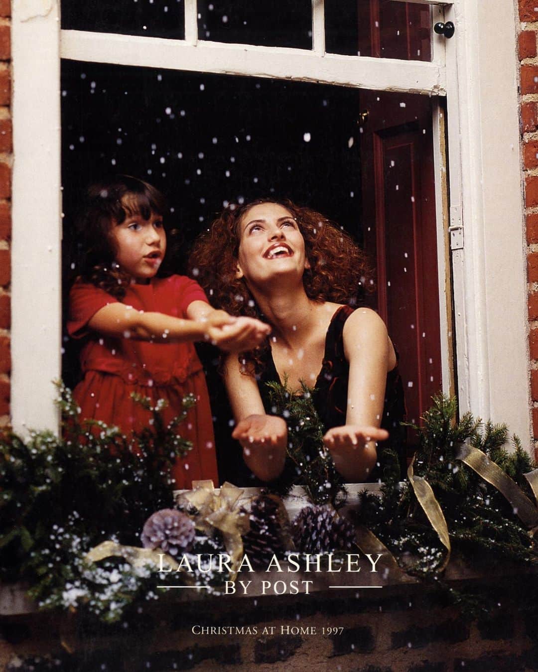 ローラアシュレイのインスタグラム：「Who’s dreaming of a white Christmas? ⁣ ⁣ We’ve stepped into the Laura Ashley archive to take a look back at our magical 1997 Christmas At Home cover. ⁣ ⁣ Do you remember browsing?⁣ ⁣ #LauraAshleyHeritage #BringingChristmasHome」