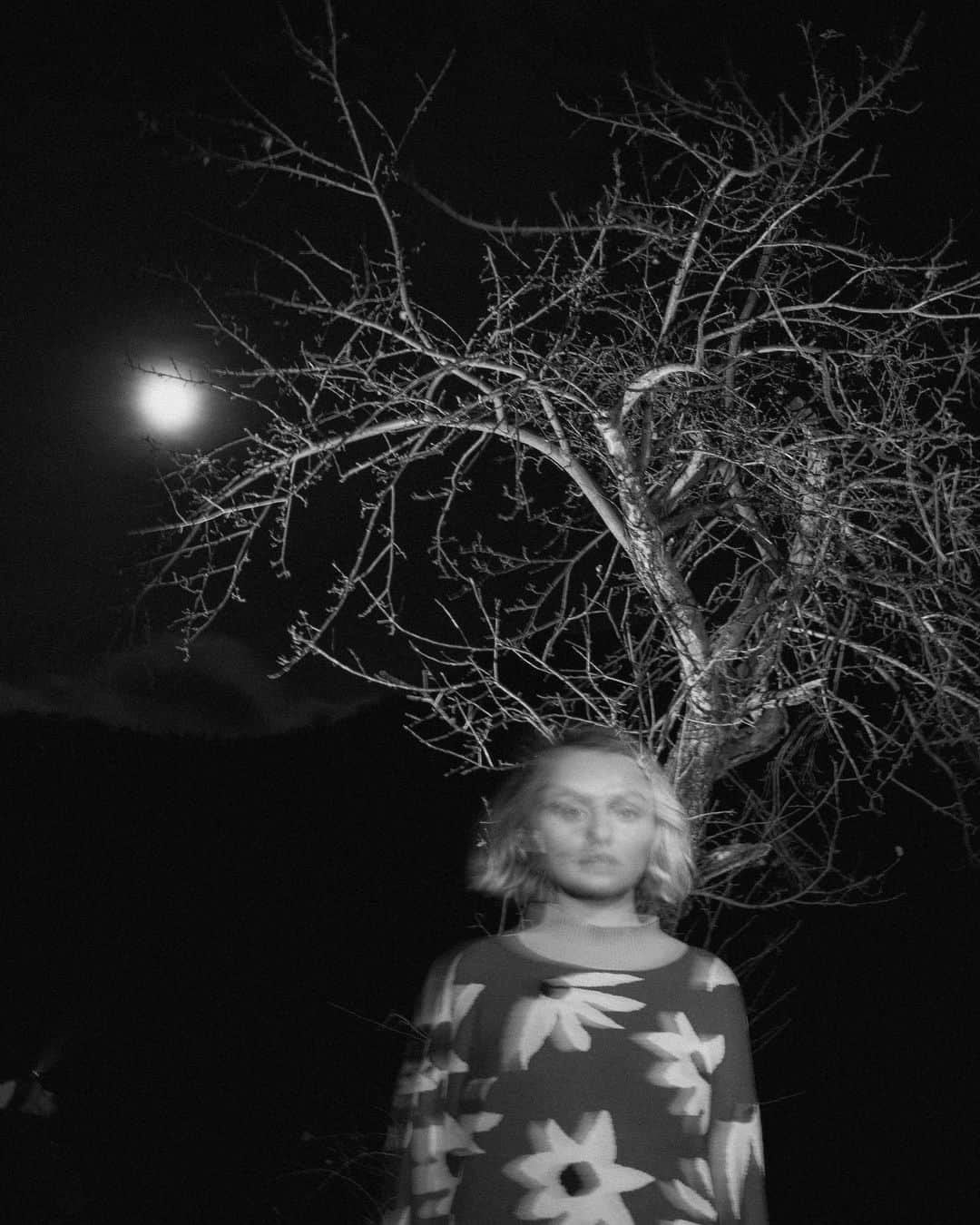 アレクサンドラ・スタンさんのインスタグラム写真 - (アレクサンドラ・スタンInstagram)「Follow the moon 🌙」12月13日 0時42分 - alexandrastan
