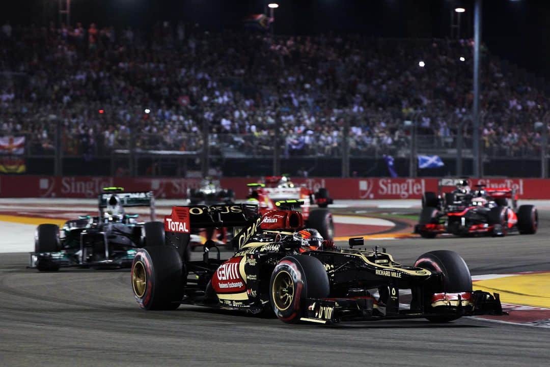 ロマン・グロージャンのインスタグラム：「2013 season, didn't win a race that year but it was very close many times. The best car I had in f1  Team: Lotus F1 Team Grand Prix: 19 Championship Classification: 7th Podiums: 6 Points finishes: 13 Points scored: 132 Best result: 2nd in the USA  #Motorsport #Racing #Formula1 #LotusF1 #RomainGrosjean #Grosjean」