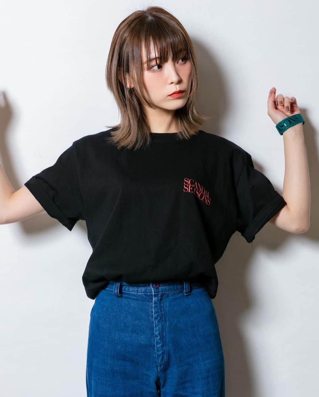 SCANDALさんのインスタグラム写真 - (SCANDALInstagram)「SCANDAL『SEASONS』collaborated with NAKED GOODS  SEASONS T-shirt(BLACK)  SIZE:S/M/L/XL ※写真はMサイズ着用 ¥3,000(+TAX)  photo by @k_amirin_photo  #scandal #scandal_seasons」12月12日 19時15分 - scandal_band_official
