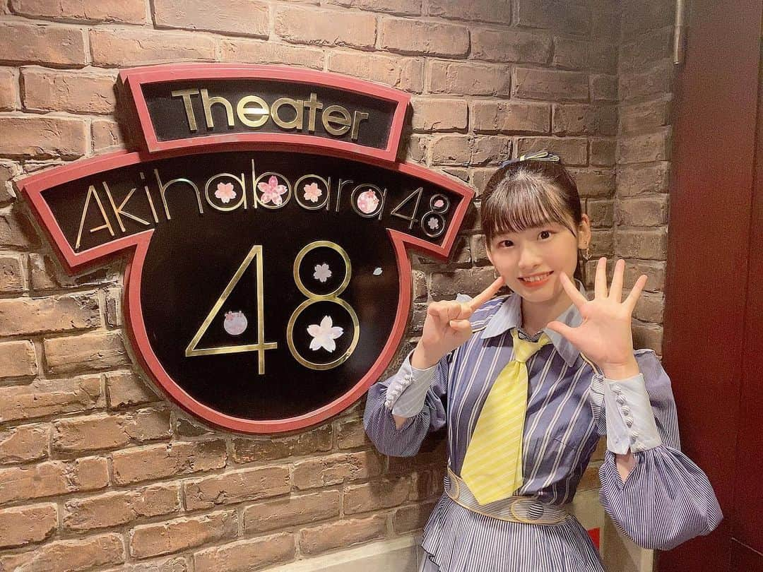 浅井七海さんのインスタグラム写真 - (浅井七海Instagram)「.﻿ 1/23.24の﻿ #AKB15時間LIVE とっても楽しみだなあ〜🥳﻿ ﻿ I'm really looking forward to the concert on January 23rd and January 24th.」12月12日 19時36分 - naamin48_