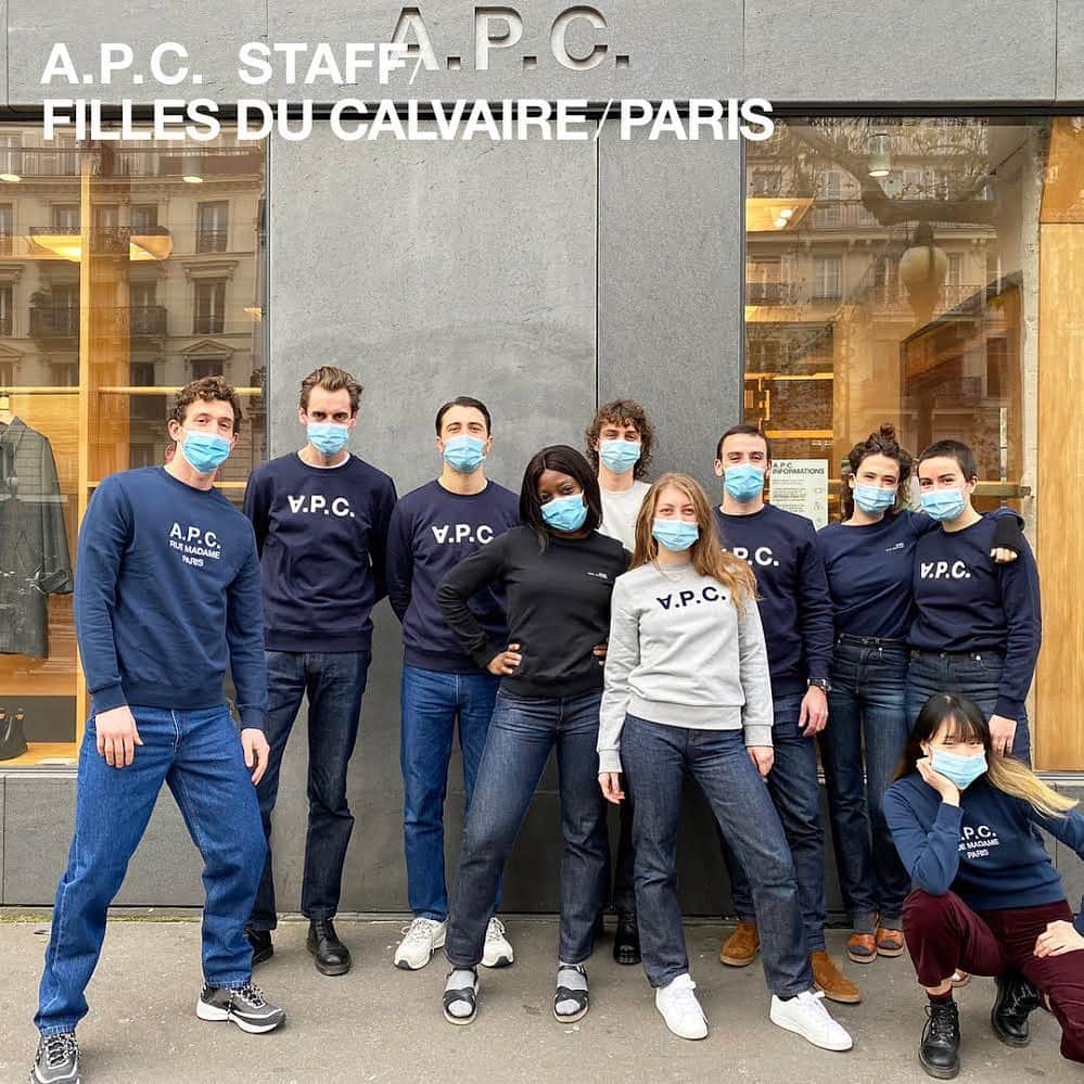 アーペーセーのインスタグラム：「The A.P.C. team from the Marais stores (Filles du Calvaire and Vieille du Temple) in Paris.⠀ ⠀ The staff is wearing the new A.P.C. permanent collection. ⠀ ⠀ Available in stores and at apc.fr⠀ ⠀ #APC #APCstaff #APCpermanent #Paris」