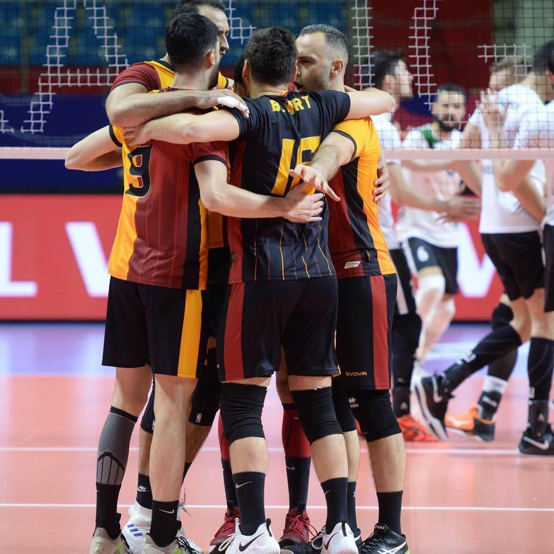 ガラタサライSKさんのインスタグラム写真 - (ガラタサライSKInstagram)「📸🏐 3-0 galibiyetimizle sonuçlanan Galatasaray HDI Sigorta-Solhan Spor karşılaşmasından kareler. #FileninAslanları」12月12日 19時36分 - galatasaray