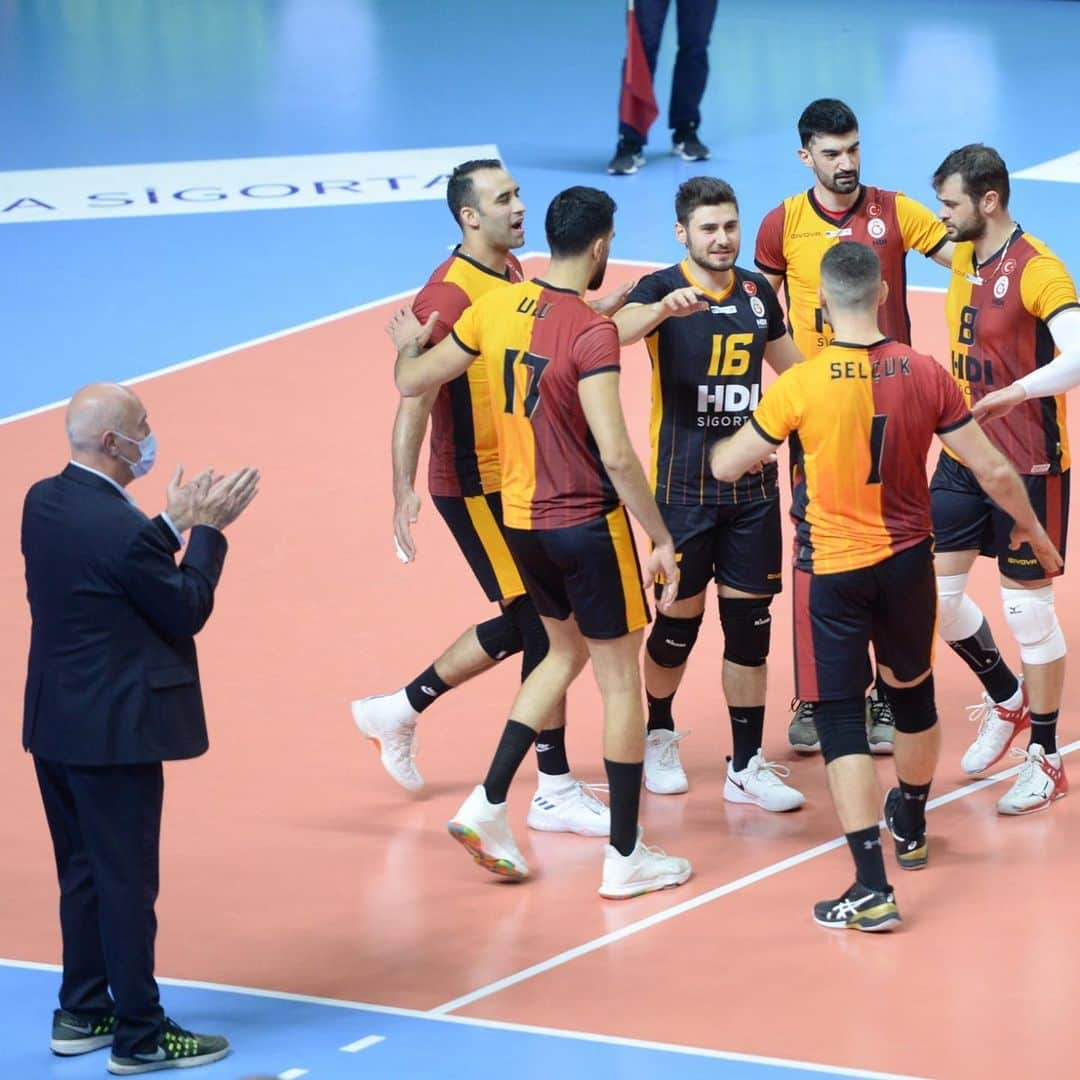 ガラタサライSKさんのインスタグラム写真 - (ガラタサライSKInstagram)「📸🏐 3-0 galibiyetimizle sonuçlanan Galatasaray HDI Sigorta-Solhan Spor karşılaşmasından kareler. #FileninAslanları」12月12日 19時36分 - galatasaray