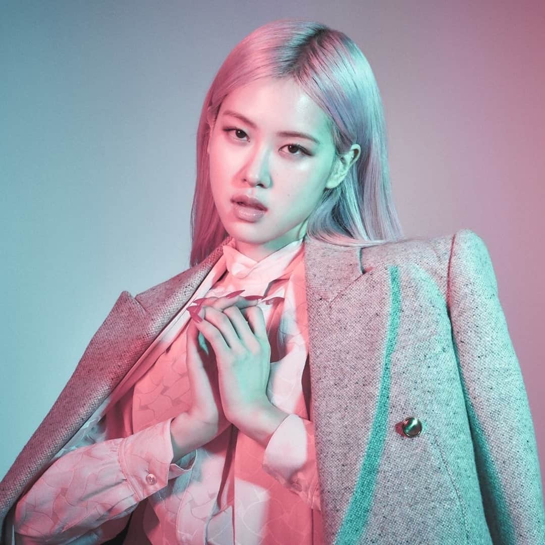 Dazed Magazineさんのインスタグラム写真 - (Dazed MagazineInstagram)「The world through Rosé-tinted glasses 💕  Tap the link in bio to read how @blackpinkofficial’s @roses_are_rosie is bringing rawness and realness to the K-pop machine 📲  Photography Heejun Kim Styling Minhee Park Hair Seonyeong Lee Make-up Myungsun Lee Nails Eunkyung Park  Text @leantimes   #Rosé wears all clothes and accessories @ysl by @anthonyvaccarello AW20  Taken from the autumn/winter 2020 #NewProphecies issue of #Dazed」12月12日 20時01分 - dazed