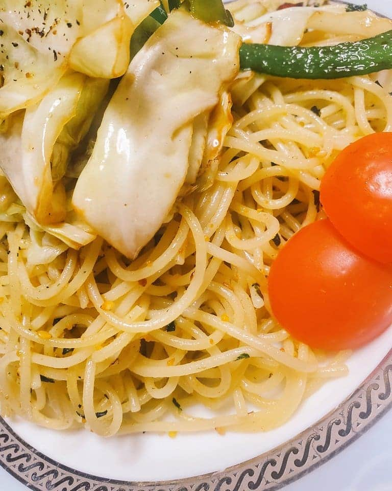 塩原康孝のインスタグラム：「めんどくさいときののりたまパスタ  #料理記録  #料理男子」