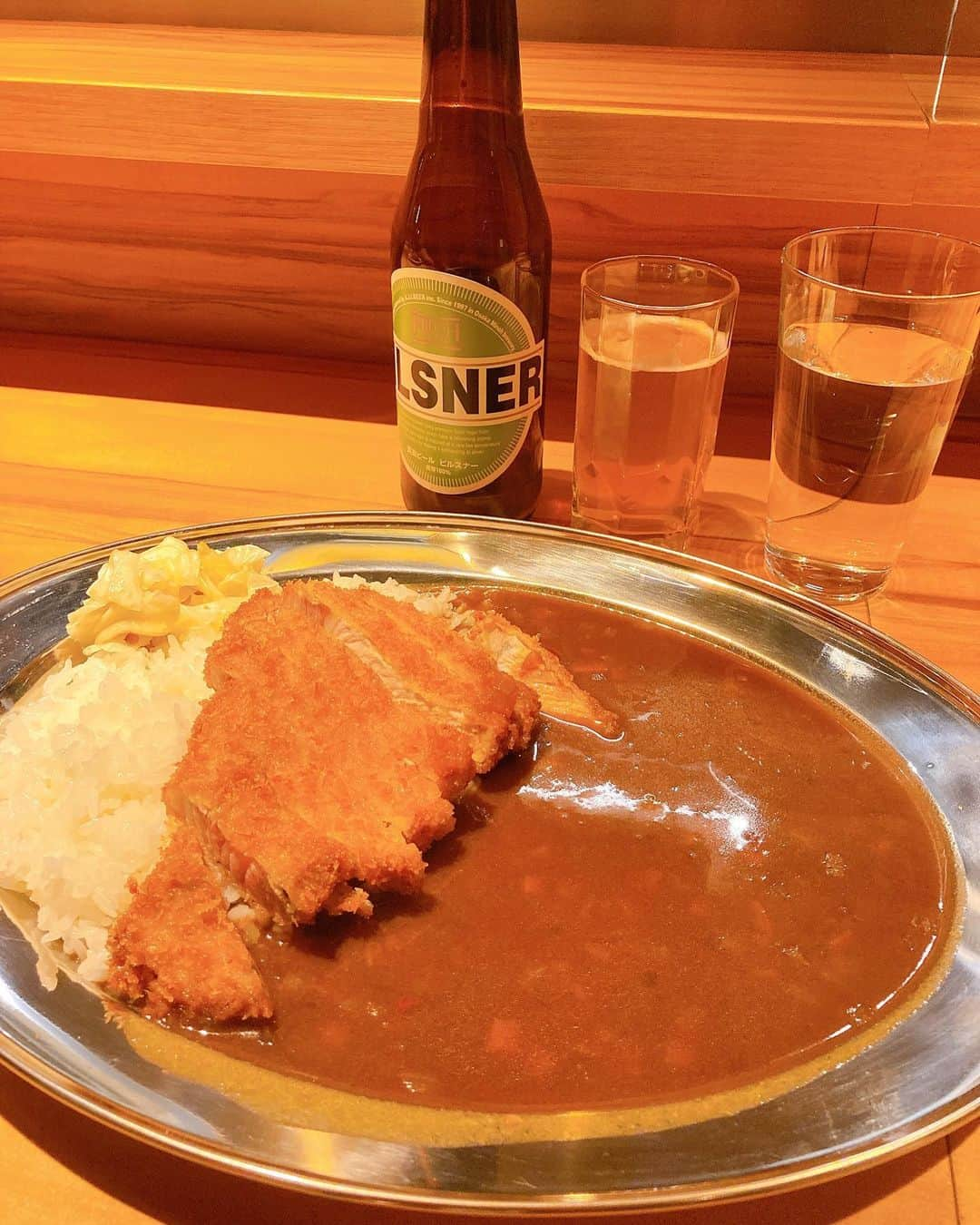 中島ヒロトさんのインスタグラム写真 - (中島ヒロトInstagram)「スッキリした後、カレー。  散髪した後、カレーを食べに。期間限定、早めに行って、勝ちましょう。 シェフ、美味しかったです。 健太郎、いつもありがとう。  #kushiage010  #workdaysbecameplaydays」12月12日 20時00分 - djhirotonakajima