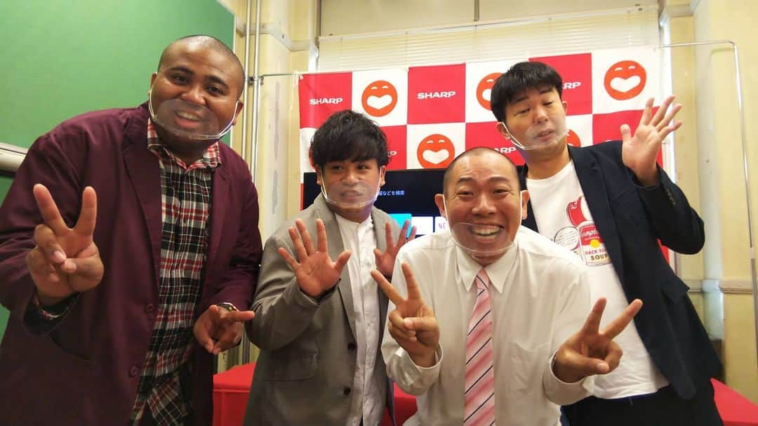 のインスタグラム：「『SHARPリモート営業』今日は吉本興業新宿本社にて、ハイキングウォーキングさん、マテンロウちゃんと全国のSHARPさん取扱店とリモートでネタ&商品紹介(^o^)/♪  #sharp #吉本興業 #リモート営業 #リモートワーク #新宿 #レギュラー#あるある探険隊#ハイキングウォーキング #マテンロウ #ネタ#aquos #テレビ #tv」