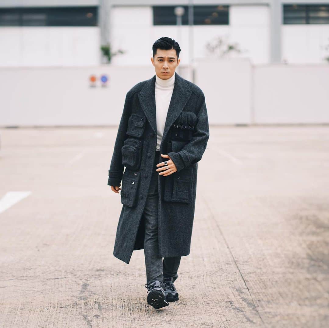 チャウ・パッホウのインスタグラム：「今天 繼續加油  #DolceGabbana @dolcegabbana @ronaldseto  @believeinu.biu」