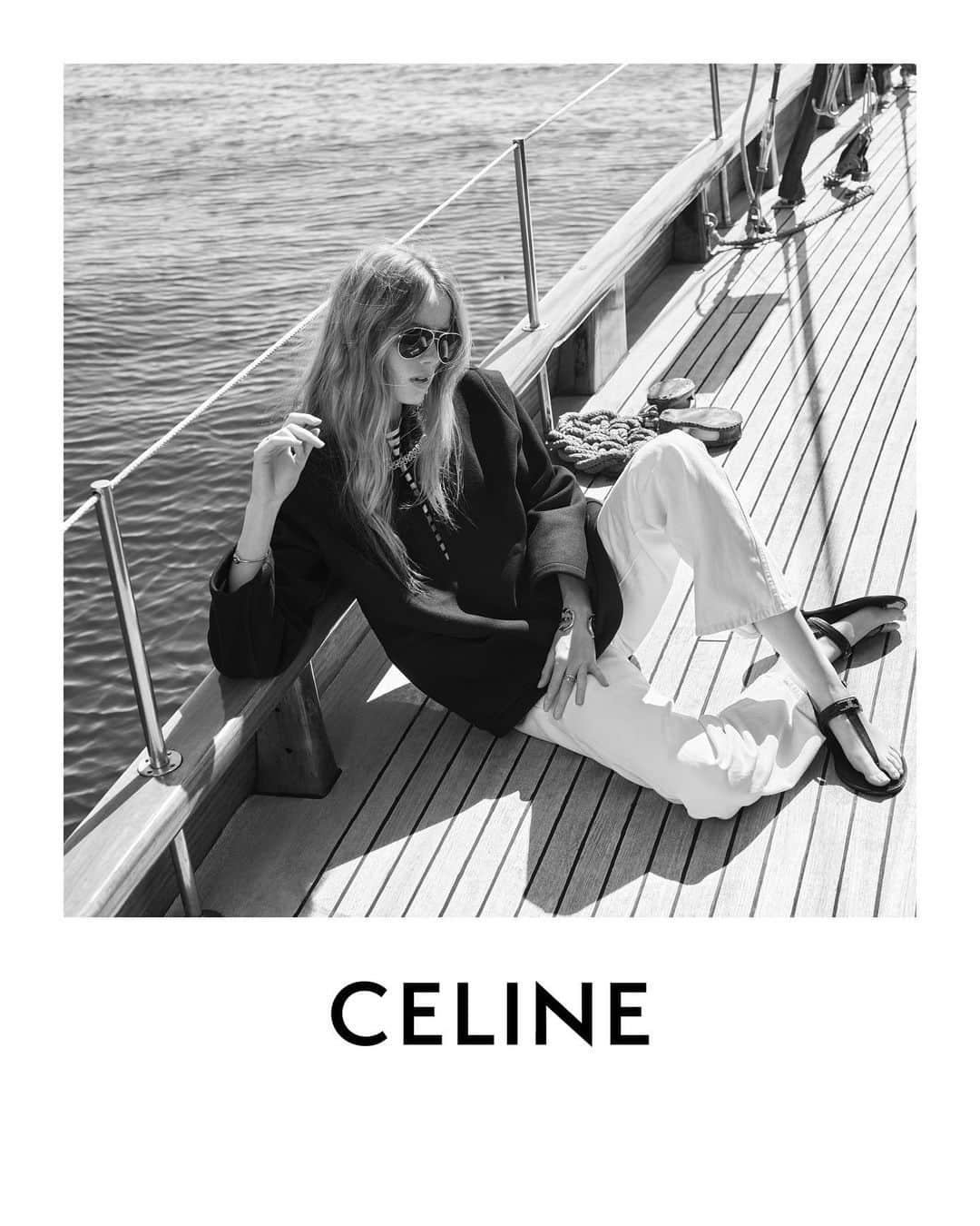 Celineさんのインスタグラム写真 - (CelineInstagram)「CELINE SPRING 21 CELINE CASHMERE VAREUSE   COLLECTION AVAILABLE IN STORE AND AT CELINE.COM   RIANNE PHOTOGRAPHED BY @HEDISLIMANE IN SAINT-TROPEZ IN JUNE 2020   #CELINEBYHEDISLIMANE」12月12日 20時05分 - celine