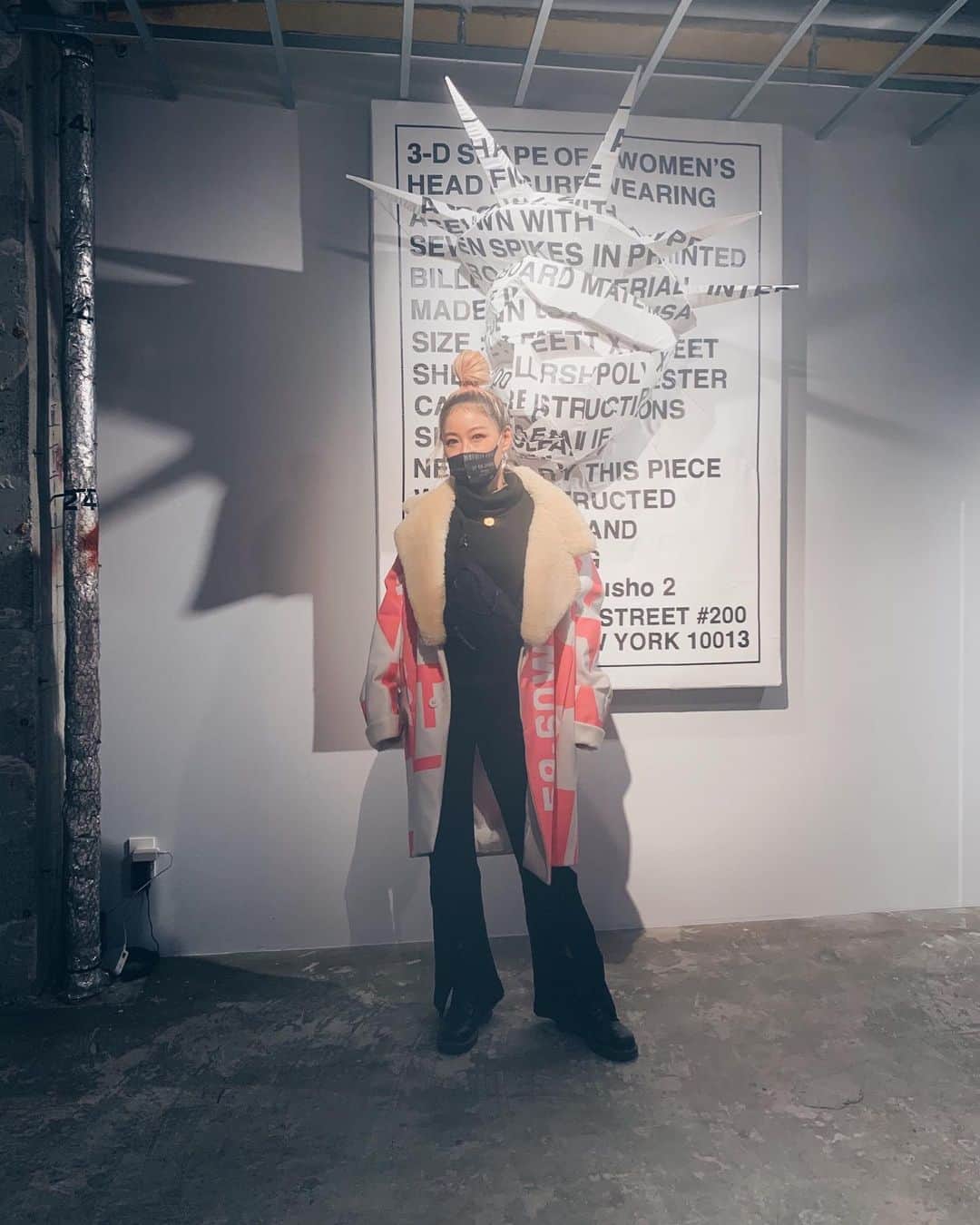jyA-Me（ヤミー）のインスタグラム：「#overcoat @overcoat.nyc  He also styling michelle obama and kamala harris👗✨✨✨ 一目惚れコート💖 . #最近息子のモンスター化が激しい #都内行くのも打ち合わせも一苦労w #この日は道路に全速力で突進して行った #昨日はお風呂上がりオムツ履かせるのに2時間戦った #脚力腕力強め  #毎日疲れちゃって色々進まず #ワンオペ#痛感中 #気楽に頑張ろう」