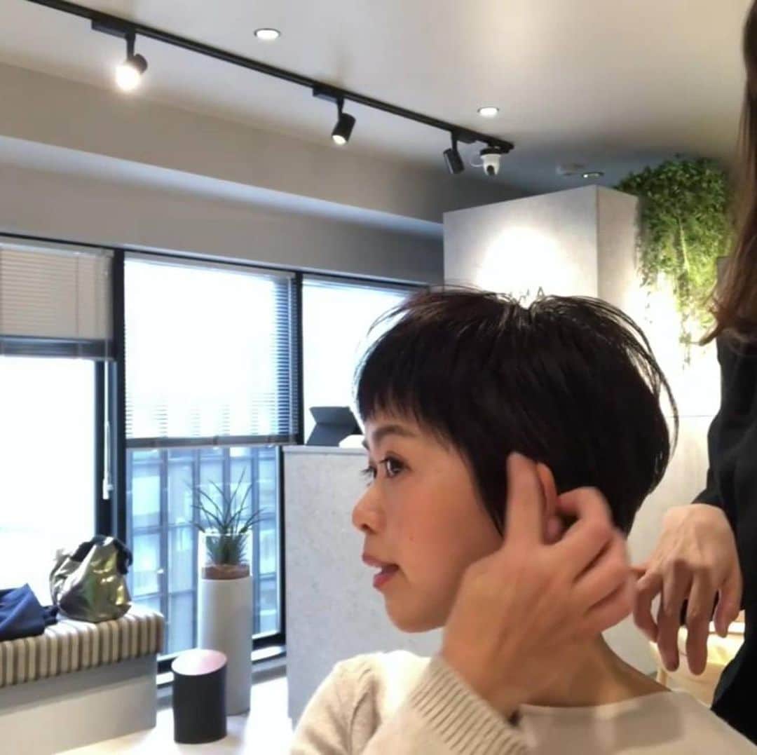 倉田亜味のインスタグラム：「また切りました。  よく切ってる。 はい。  #YouTube #youtubechannel  #倉田あみでございます  #EMMA」