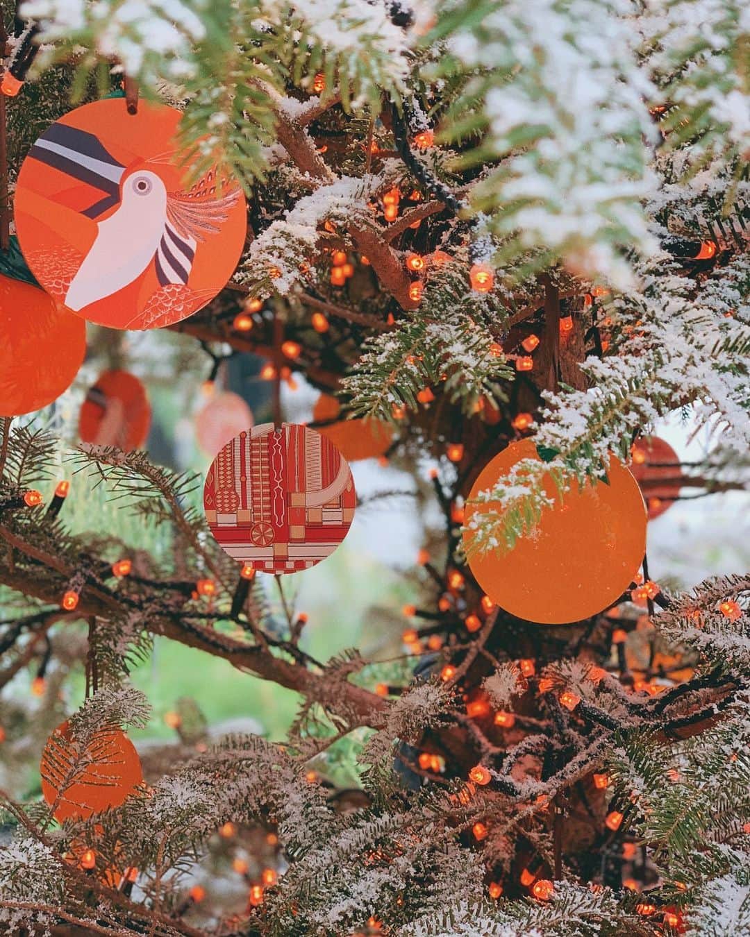中田絵里奈さんのインスタグラム写真 - (中田絵里奈Instagram)「. 🍊🎄 . . #銀座ソニーパーク #hermes #christmastree」12月12日 20時39分 - erinanakata