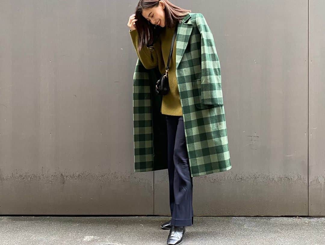 朝比奈彩さんのインスタグラム写真 - (朝比奈彩Instagram)「. . お久しぶりに私服です。 グリーンのコートがとても可愛い。 @maxandco  . カラバリが沢山あって ピンクも可愛くて悩んだけど、 グリーンにしました！＾＾ やはり可愛い。 . . #ootd #outfit #fashion @maxandco  @cyclasofficial  @dior」12月12日 20時50分 - asahina_aya