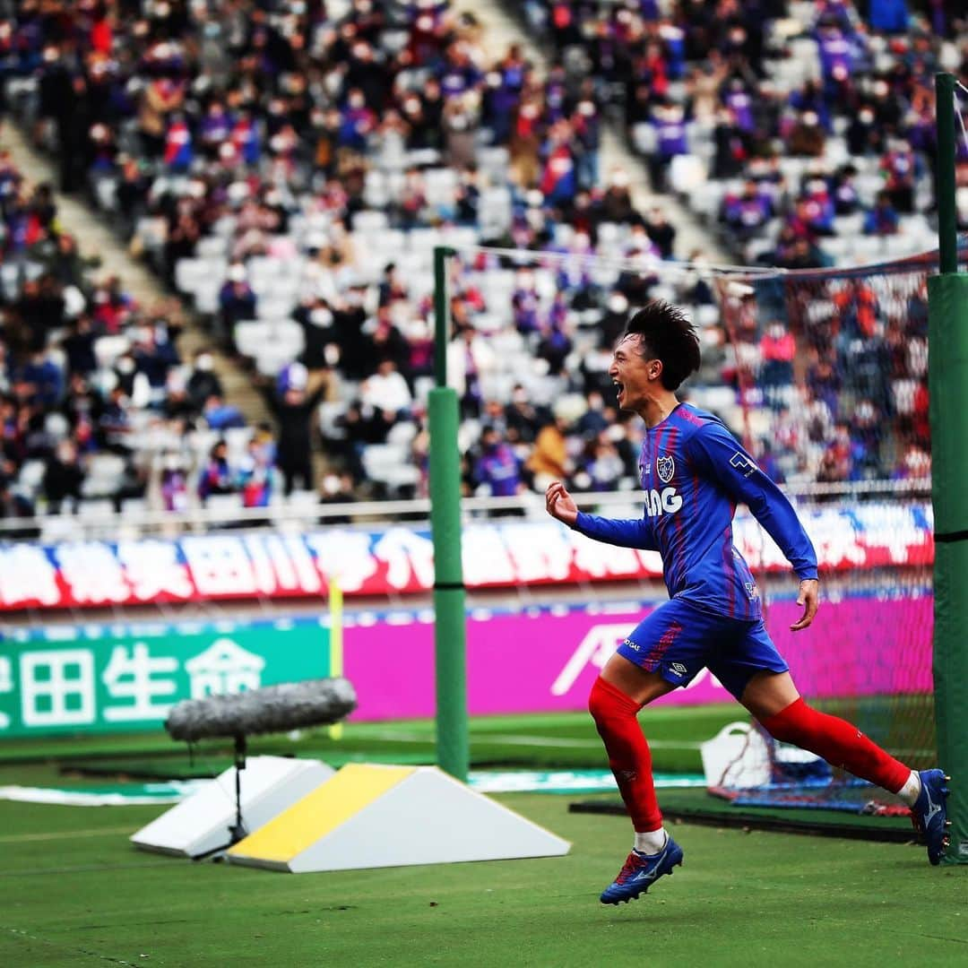 FC東京オフィシャルグッズさんのインスタグラム写真 - (FC東京オフィシャルグッズInstagram)「🔵🔴 vs #サンフレッチェ広島  繋いだ想いを結実させたJ初ゴール。 大きな一勝の決勝点を挙げる。 @fctokyoofficial  #中村帆高  #FC東京 #fctokyo #tokyo」12月12日 21時01分 - fctokyoofficial