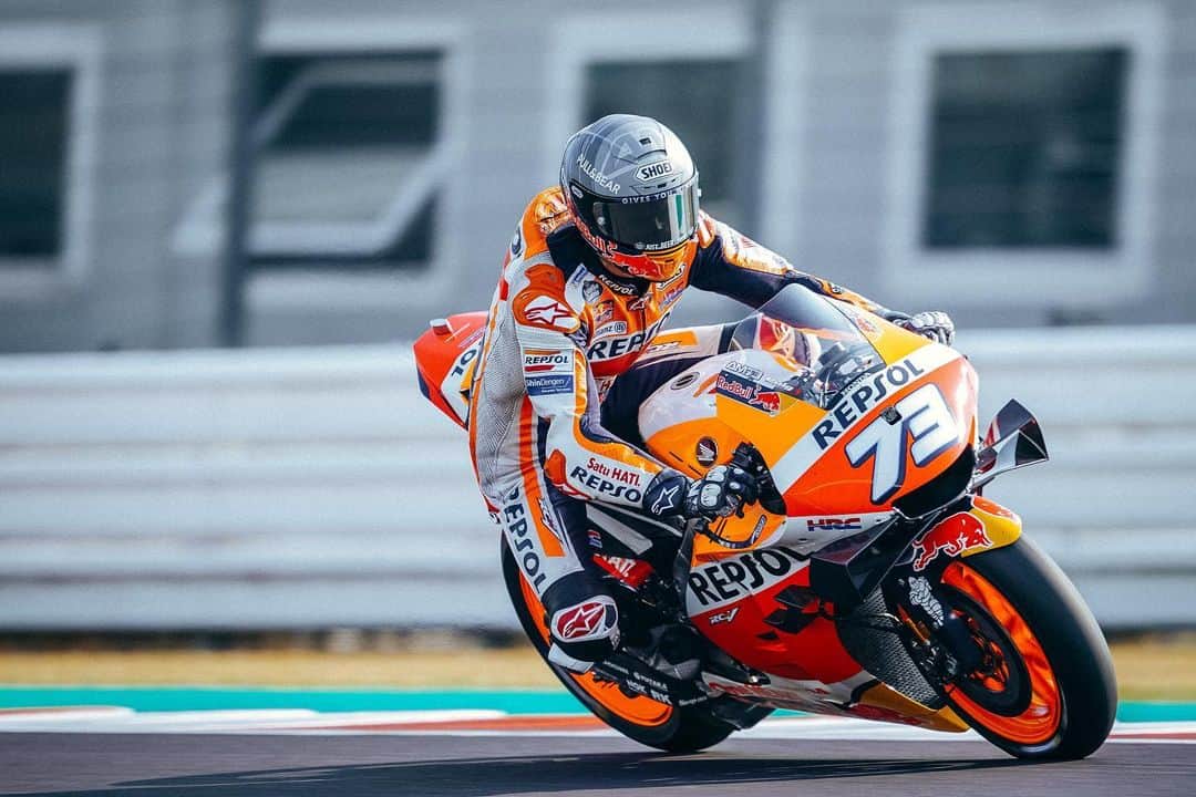 レプソル・ホンダのインスタグラム：「#TheYearThatWas - #MisanoTest ⠀⠀⠀⠀⠀⠀⠀⠀⠀ After a busy start to the year the Test gave @alexmarquez73 a chance to dive in and focus. 93 laps and a lot gained.」