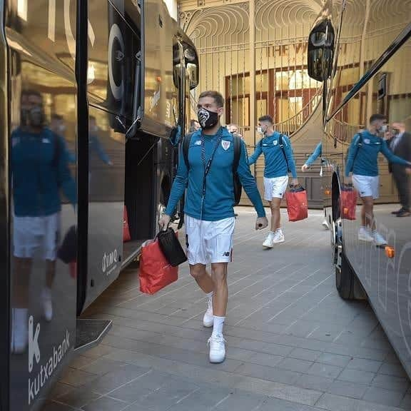 アスレティック・ビルバオさんのインスタグラム写真 - (アスレティック・ビルバオInstagram)「🚌 Mestallara bidean 🏟️  ⏳ #ValenciaAthletic   #AthleticClub 🦁」12月12日 21時15分 - athleticclub