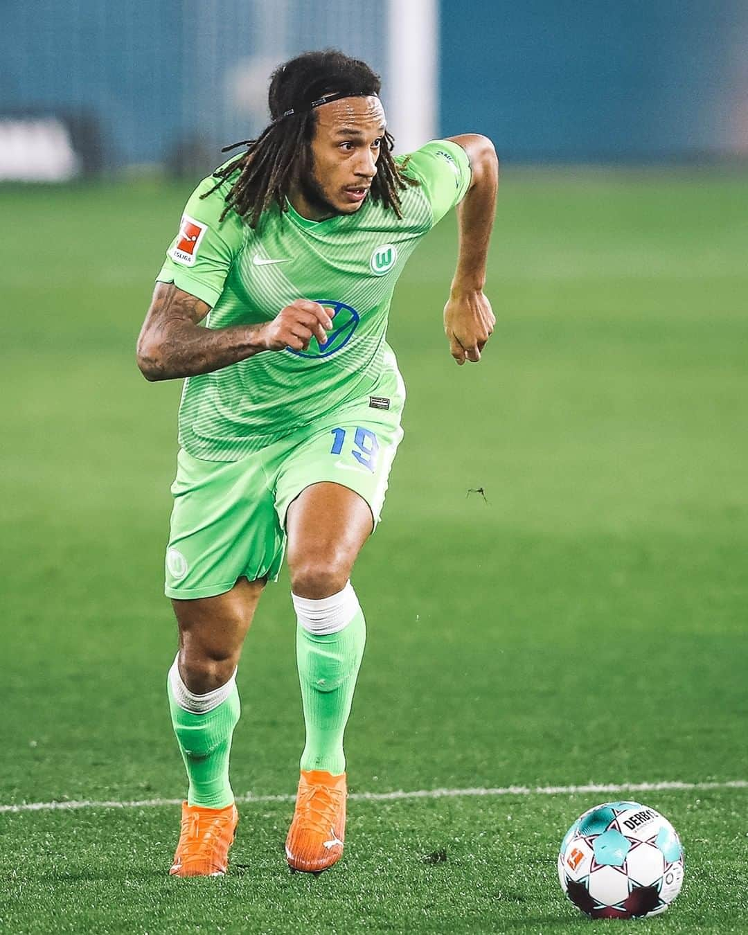 VfLヴォルフスブルクさんのインスタグラム写真 - (VfLヴォルフスブルクInstagram)「🚀 back in action! ⚽️ #mbabu #wobsge #immernurdu #VfLWolfsburg #immer_hungrig #arbeitfussballleidenschaft」12月12日 21時25分 - vfl.wolfsburg