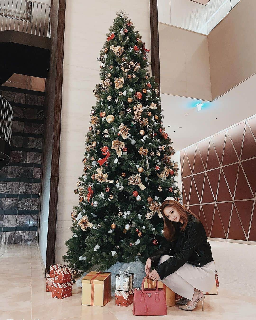 いちかさんのインスタグラム写真 - (いちかInstagram)「_  𝑀𝑒𝑟𝑟𝑦 𝐶ℎ𝑟𝑖𝑠𝑡𝑚𝑎𝑠 🎄 今年の冬あたたかーい✨  #メリクリ #ツリー #xmas #キャバ嬢の休日 #beautyplus」12月12日 21時35分 - ichika_93