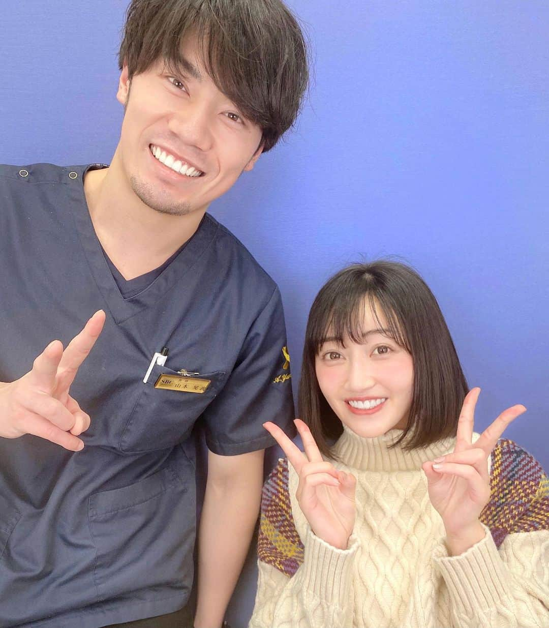 新藤まなみさんのインスタグラム写真 - (新藤まなみInstagram)「﻿ ﻿ ミスター慶應医学部のあきよし先生のところへ！﻿ （@sbc_akiyoshi )﻿ 湘南美容クリニック池袋東口院で﻿ CO2フラクショナルレーザーを受けてきたよぉ😚💚﻿ ﻿ 患者さんにやる手術はまず全部﻿ 自分が受けるようにしてるらしく、男性やのに﻿ 意識高すぎてステキ😍😍😍﻿ ﻿ なので異常に美容関連に詳しいから安心です😉﻿ 身体一つで行って悩み相談するだけで解決してくれる﻿ から、美にお悩みのみなさまぜひっ✨✨﻿ ﻿ ﻿ #湘南美容 #湘南美容クリニック #湘南美容クリニック池袋東口院 #池袋 #池袋東口院 #二重整形 #埋没法 #フォーエバー二重術 #ミスター慶應 #ミスター慶応 #整形垢 #美容垢」12月12日 21時36分 - manami_official_