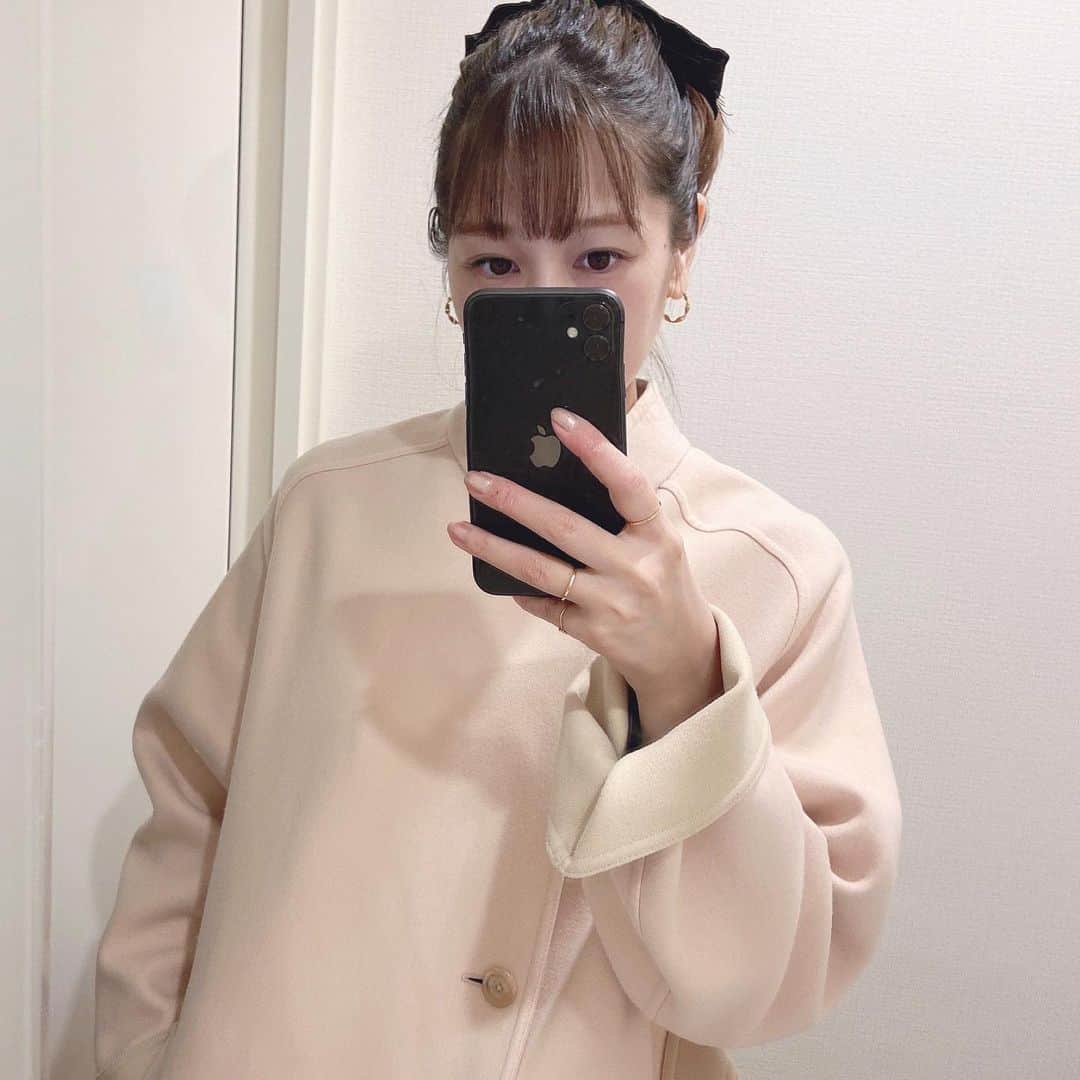 佃加菜のインスタグラム：「コートにはスッキリポニーテール🤍」