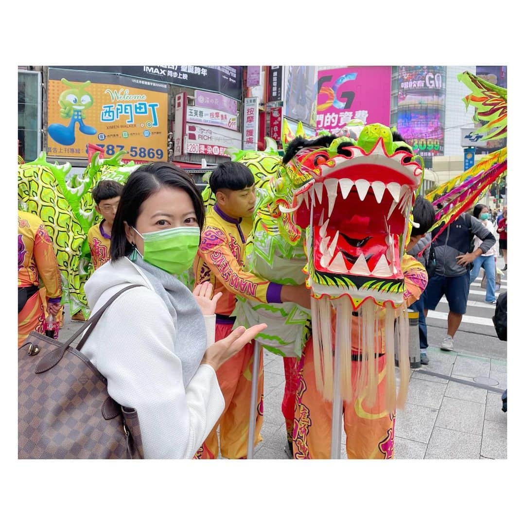 煌月爽矢のインスタグラム：「.﻿ .﻿ 今回のYouTubeは台湾のお祭りについて。﻿ ﻿ 超異文化！！！！！！﻿ だけど…シャーマンとか廟とは、やっぱりアジアには通じるものがある。﻿ これ、ヨーロッパには無い雰囲気ですよね。﻿ ﻿ ﻿ それにしても色も音楽もド派手😂﻿ 留学生活の一コマをお届け。。。﻿ ﻿ ﻿ 我上個禮拜參加青山王祭﻿ 我第一次參加台灣的祭典！﻿ 好特別 演員們、廟的東西、到處都很彩色😉👍﻿ 這麼熱鬧的氣氛 應該現在全世界中只有台灣能感到﻿ ﻿謝謝台灣政府給我們安全的生活  ﻿ #台灣 #台北 #台湾 #台湾生活」
