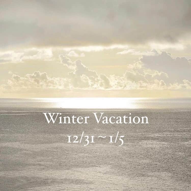 野々口祐子のインスタグラム：「12/31(木)〜1/5(水)の6日間 お休みになります☃️  12月は混み合いますので、 お早めのご予約がオススメです🤍  #nono_hair #syan_tokyo」