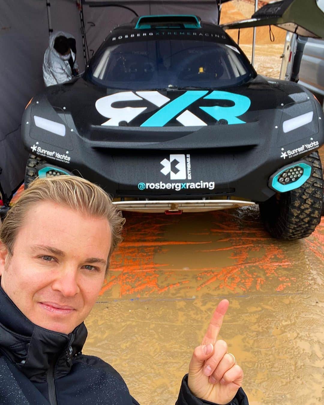 ニコ・ロズベルグのインスタグラム：「A proud moment: Our first @rosbergxracing test day 🙌 Swipe left to see our 100% electric beast ⚡️  #RXR #DrivenByPurpose #Rally #Rallycar #Motorsport」