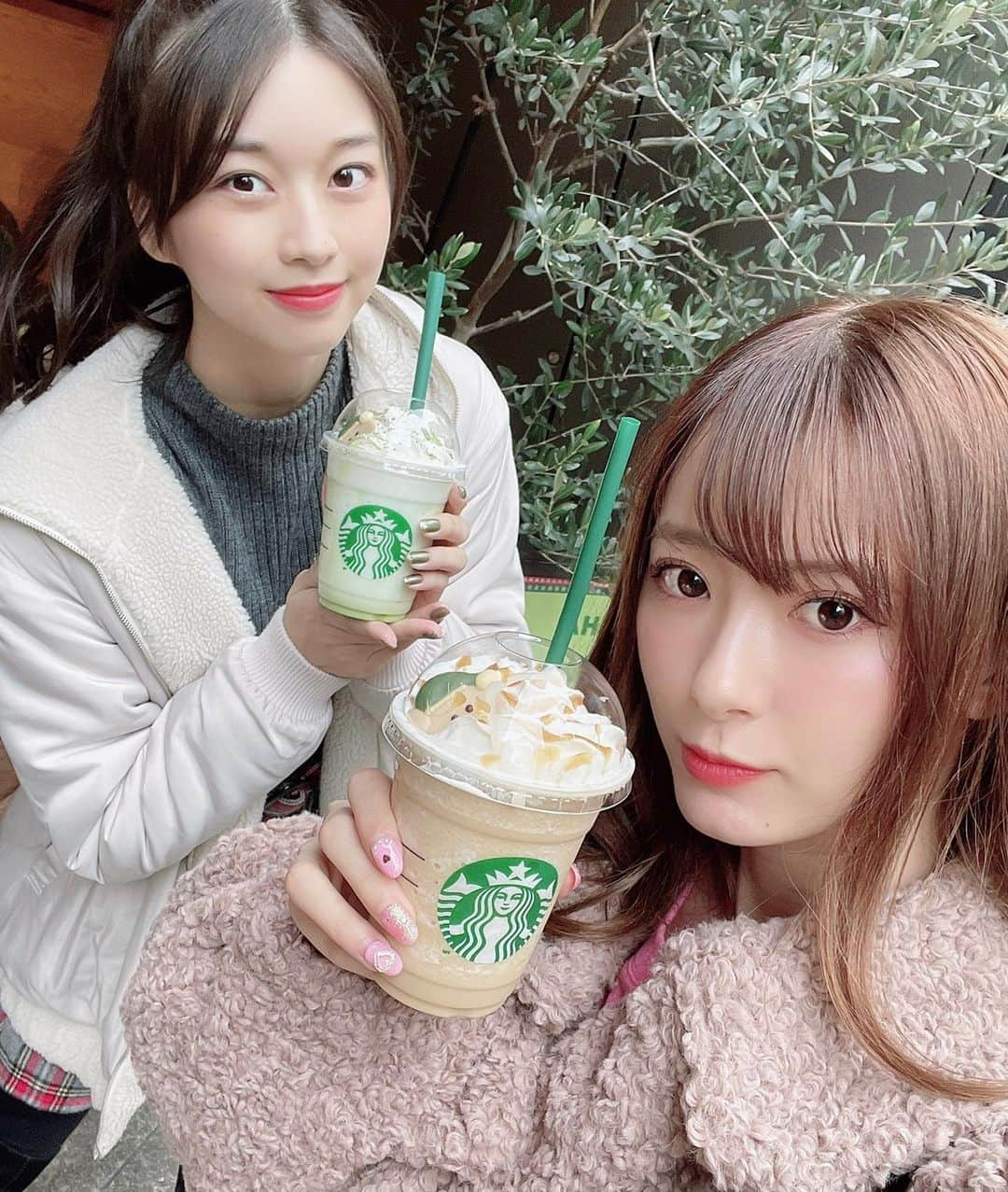 牧野真莉愛さんのインスタグラム写真 - (牧野真莉愛Instagram)「♡ ♡ 💚生田衣梨奈さん💚 ＆ 💚抹茶×抹茶 ホワイト チョコレート フラペチーノ💚 🎀 昨日のお話🐰おわりんご ♡ ♡  #Starbucks #スターバックス #抹茶抹茶ホワイトチョコレートフラペチーノ #HelloProject #モーニング娘20 #morningmusume20 #生田衣梨奈 さん💚 #えりぽんかわいい 💚 #牧野真莉愛」12月12日 22時13分 - maria_makino.official