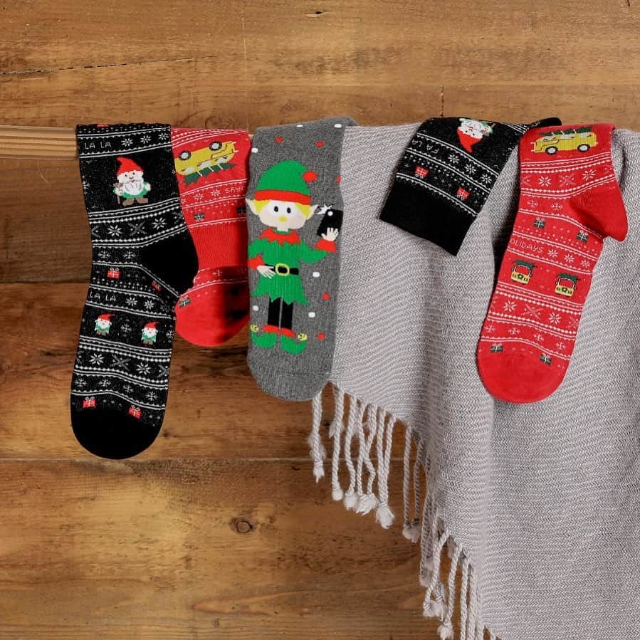 CALZEDONIAさんのインスタグラム写真 - (CALZEDONIAInstagram)「Holiday stockings ❤️🎄[FND037-FND036] #CalzedoniaGiftShop #calzedonia #socks #xmas #italianLegwear」12月12日 22時09分 - calzedonia