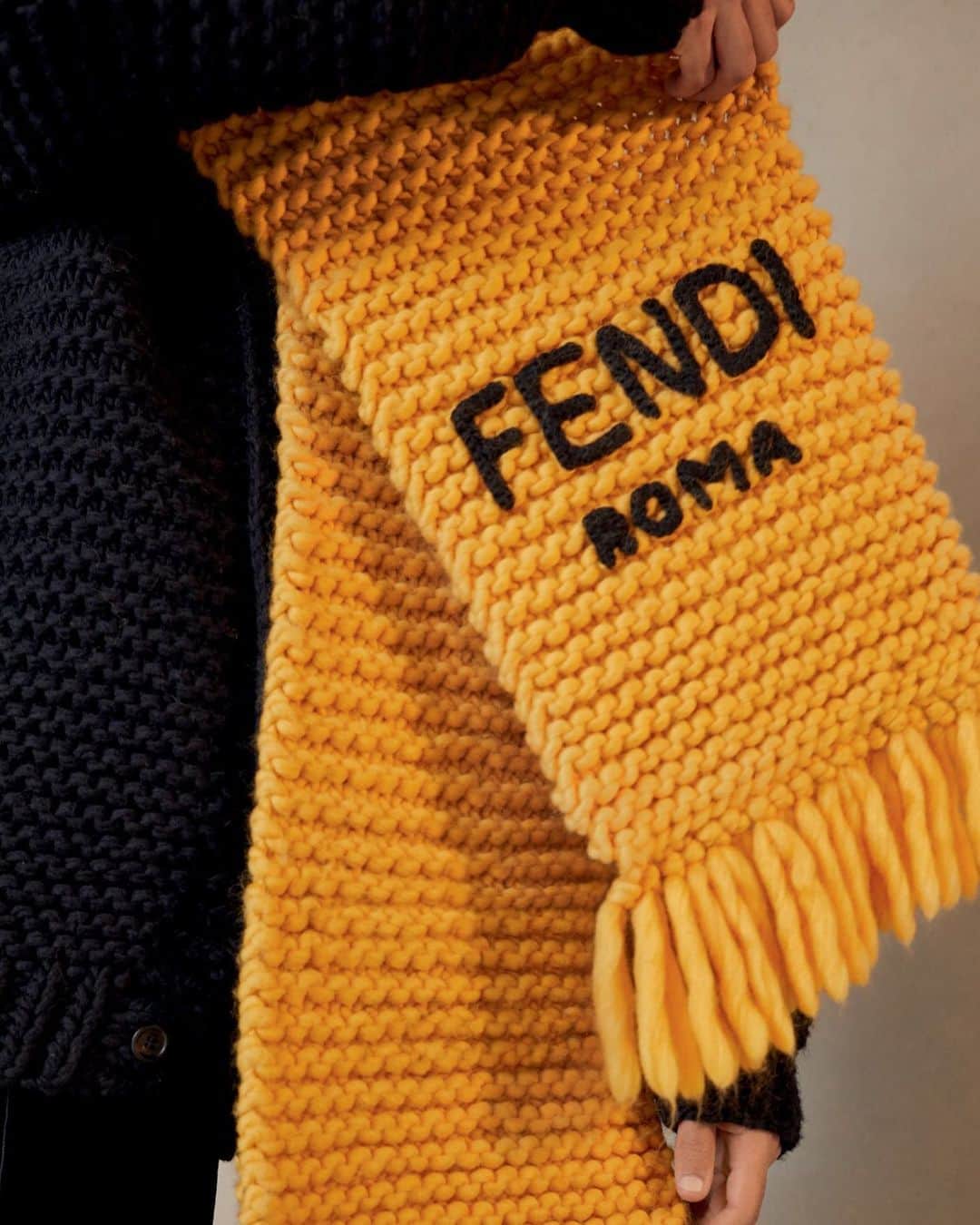 Fendiさんのインスタグラム写真 - (FendiInstagram)「Pops of #Fendi’s signature yellow are a common thread in the #FendiFW20 collection, bringing vibrant energy to the classic menswear codes.  Photographer: @josh._.hight Stylist: @ganio Models: Noah Sapon & Jethro Sapon」12月12日 22時21分 - fendi