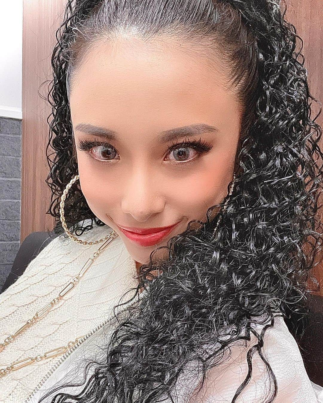 Licanaさんのインスタグラム写真 - (LicanaInstagram)「Introducing the new me🎥🔊🎙🤫💭  makeup by @kanako3180maty  wig @wiglovesista   #Licana #TOKYO #OSAKA #JAPAN #JAPINA #Singer #1988 #KeepSmiling #KeepSinging #yolo #luvmylife」12月12日 22時25分 - licana