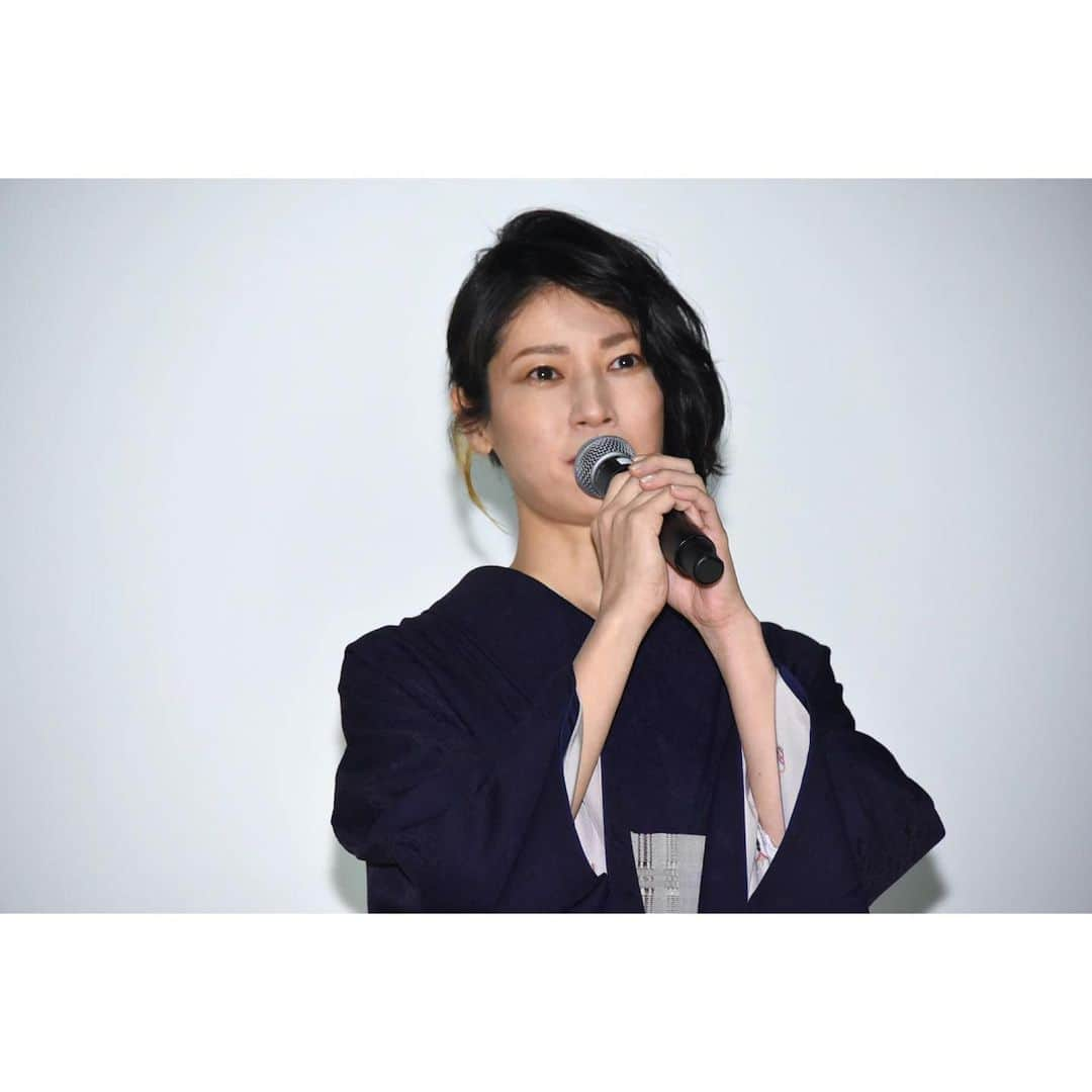 月船さららさんのインスタグラム写真 - (月船さららInstagram)「6年前、林海象監督からお声がかかり、永瀬正敏さんと二人だけの短編映画を撮りました。映画ファンの私には夢のような撮影。そして今こうして三部作の長編になり、この顔ぶれの中で舞台挨拶に立たせていただけるなんて。しかも満席の客席。今日はとても幸せでした😭  『BOLT』是非観てください！  https://natalie.mu/eiga/gallery/news/408554/1501062  ヘアメイクは蒲生亜希子さん✨ @akiko_gamou  パンキッシュ着物ヘア😚✨ インナーカラー、めちゃ意識してくださいました😚」12月12日 22時46分 - sarara_tsukifune