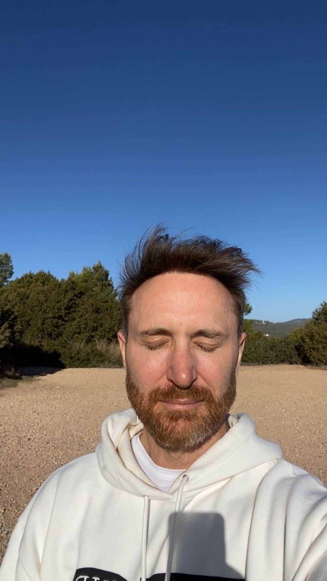 デヴィッド・ゲッタのインスタグラム：「My favorite place!!! Who knows where i am?」
