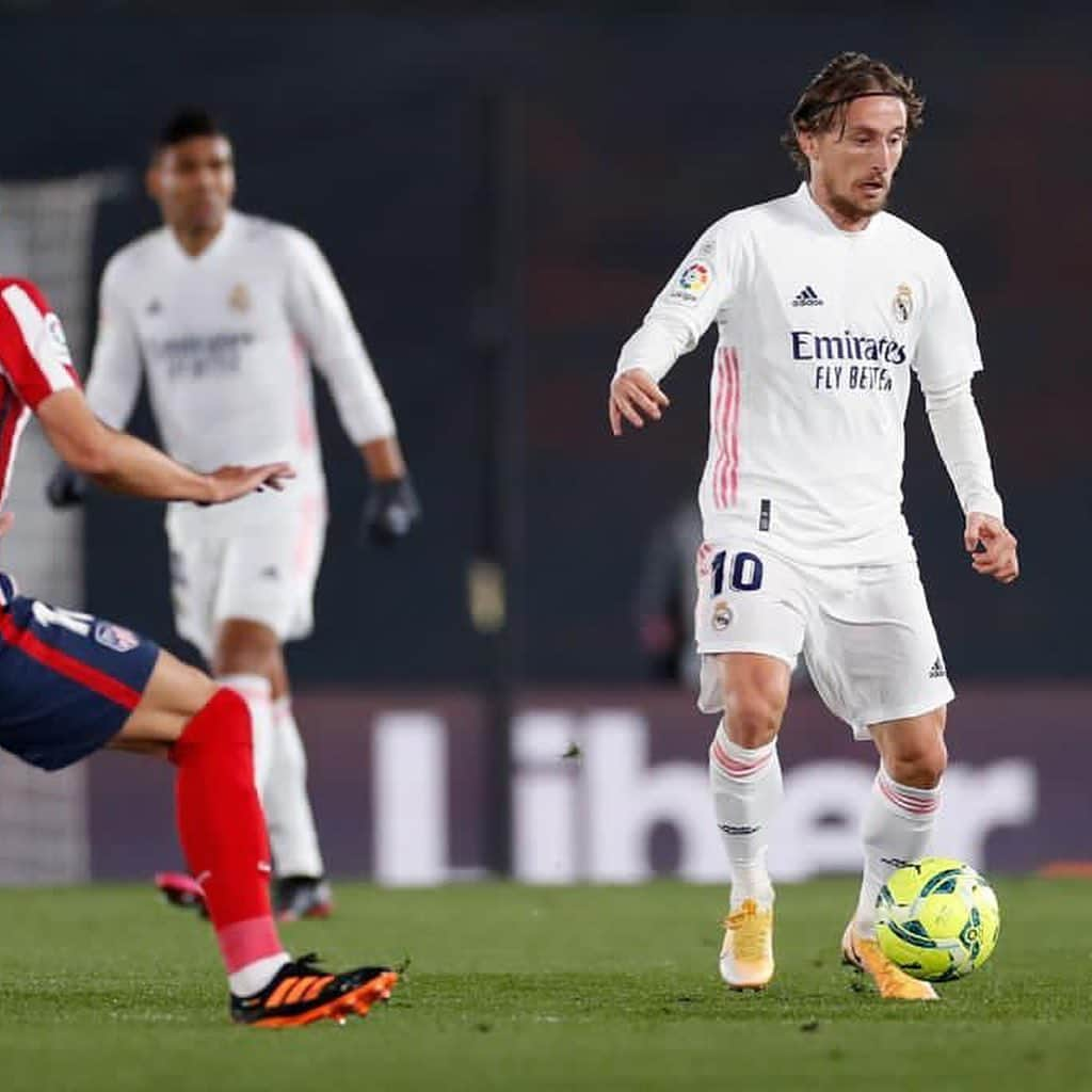 ルカ・モドリッチさんのインスタグラム写真 - (ルカ・モドリッチInstagram)「Semana perfecta. ⚽️💪🏻🙏🏻#HalaMadrid」12月13日 8時19分 - lukamodric10