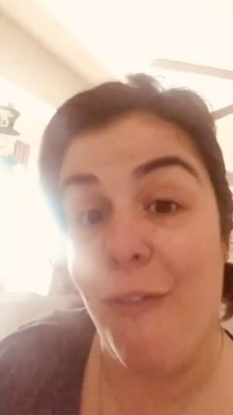 のインスタグラム：「the WEENIE LISA n RO show   coming soon」