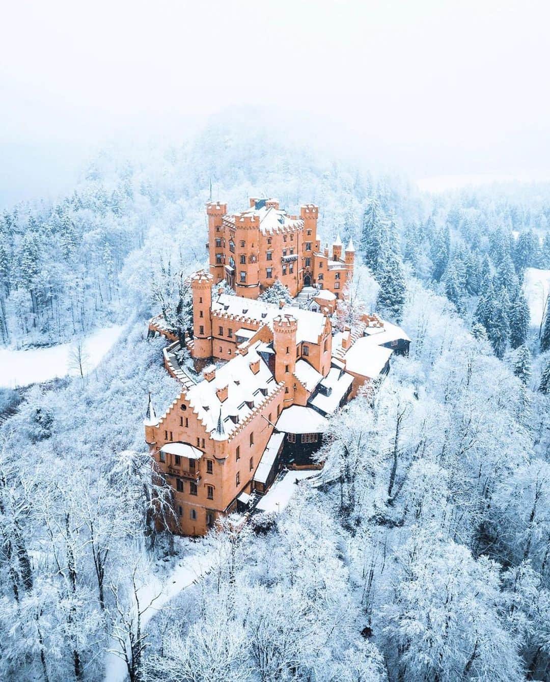 Lonely Planetのインスタグラム：「Winter wonderland.   📷 via @tom_juenemann  📍 Germany  #lonelyplanet #germany #germanytourism」