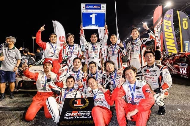 Toyota team thailandさんのインスタグラム写真 - (Toyota team thailandInstagram)「ยิ่งใหญ่ส่งท้ายปี TOYOTA Gazoo Racing team Thailand ฟอร์มแรงจัดคว้าแชมป์  ยึดโพเดียมยกทีม กวาดอันดับ 1-2-3 ในรายการ “12HR SUPER ENDURANCE 2020”  🏆🏁Team Championship🏁🏆   Class: D2 🚗#219 = 🏆 Winner in class // Winner Overall // 342 รอบสนาม Car: Corolla Altis GR Sport Nürburgring  Drivers: สุทธิพงศ์ สมิตชาติ (อาร์โต้) // ณัฐวุฒิ เจริญสุขะวัฒนะ (วัว) // มานัต กุละปาลานนท์ (ต้น)  🚗#220 = 2nd in class // 2nd Overall // 341 รอบสนาม Car: Corolla Altis GR Sport Nürburgring  Drivers: ณัฐพงษ์  ห่อทองคำ (แมน) // เฉิน เจี้ยน หงษ์ // กรัณฑ์ ศุภพงษ์ (จั้ม)  🚗#221 =  3rd in class // 3rd Overall // 338,รอบสนาม Car: Toyota 86 Drivers: อัครพงษ์ อัคนีนิโรธ (X) // กฤษฏิ์ วสุรัตน์ (กล้า) // เคนทาโร่ ซึจิโทริ  พร้อมด้วยนักแข่งจากรายการ TOYOTA Gazoo Racing Motorsport Class: D3  🚗#317 = 🏆Winner in class // 8th Overall // 325 รอบสนาม Car: Toyota Corolla Altis GR (OMR) Drivers: ชิบะ เคนทาโร่ // สรุศักดิ์ ดาเก็ง (บัส) // เพียว หงษ์ปาน (เพียว) // สัณหวัช วงศ์เจริญ (โฟล์คกี้)  Class: D4 🚗#419 = 4th in class // 7th Overall // 327 รอบสนาม Car: Vios (OMR) Drivers: ภูริต ไทยทองสุข (ภู) // ภวิศ วรรณพิรุณ (ริว) // มานะ พรศิริเชิด // จรัส แจ้งกมลกุลชัย (เฮียเล้ง) #อยากเห็นคนไทยหัวใจมอเตอร์สปอร์ต #TeamWork #ThaiTeam #TOYOTAGazooRacingteamThailand #CheerThai #ThaiPride #ไม่เชียร์ไทยแล้วจะเชียร์ใคร #แข่งรถ #นักแข่ง #ทีมคนไทย #Car #RaceCar #LexusRCF #TOYOTA86 #SuperCar #CHR #Supra #Corolla #Vios #GR #TGR #GazooRacing」12月13日 9時42分 - toyotagazooracingteamthailand