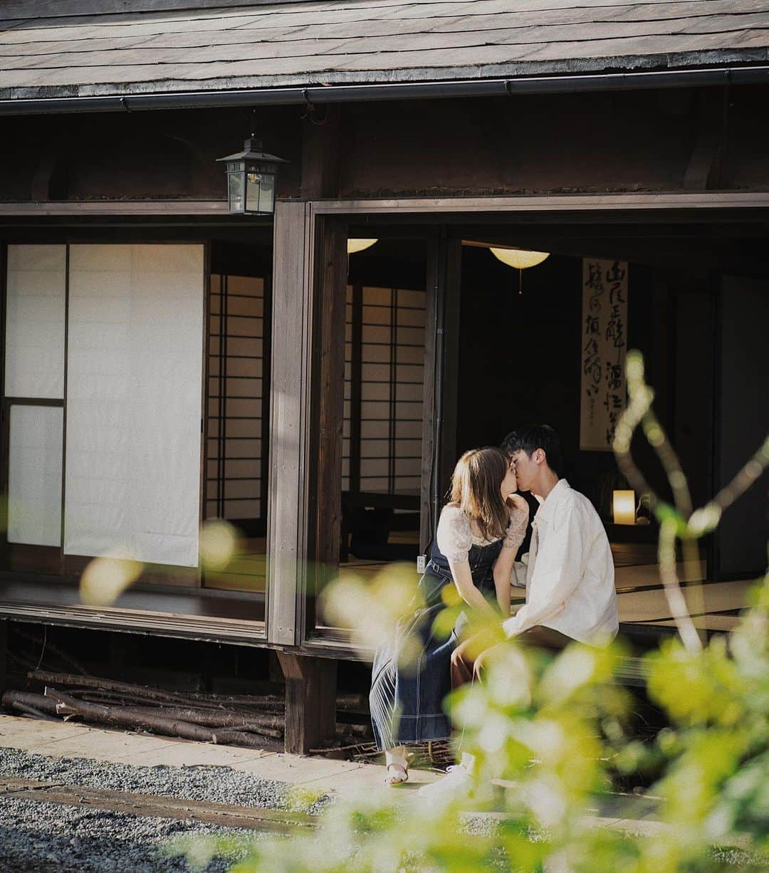 江野沢愛美さんのインスタグラム写真 - (江野沢愛美Instagram)「実は放送されなかったけど湖を観に行ったと言ってましたが、 最終話のドラマ全体休憩の時、私を湖に誘ってくれていたのはけいちゃんでした。  ね、放送されてないところめっちゃあるでしょ😂😂😂いつか全部を話しますね。笑  一緒に観た湖の景色、雨が上がった後の外の空気、不安と緊張で心臓が鳴った瞬間。 ずっとずっと、忘れません。  よっしゃー！！！これからもよろしく頼むぞよけいちゃま！！！  けいまな！ってすぐ名前をつけてくれて最初から応援してくれていた皆さん、 時に厳しい言葉をくださった皆さん、 本当にありがとうございました。  またいつか皆さんにお会い出来たら嬉しいな。 MVのメイキングとプレミアムは見てくれたかな？富士急爆笑だよね。笑 プレミアム会員の方は26日まで番組をよろしくお願いします♡  #恋愛ドラマな恋がしたい  #けいまな」12月13日 0時44分 - enosawa_manami