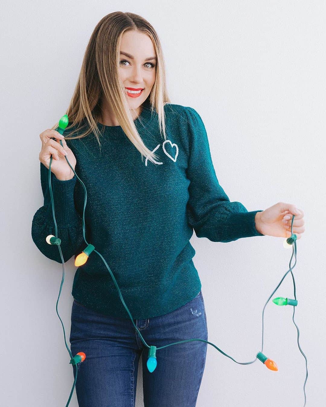 ロック&リパブリックのインスタグラム：「Cue the festive ‘fits. ✨ Tap to shop @LaurenConrad’s look from @lclaurenconrad. #lclaurenconrad #Kohls」