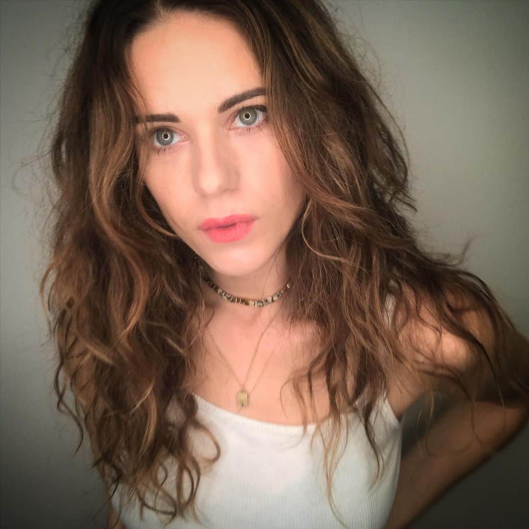 リンジー・フォンセカのインスタグラム：「Mood. When I listen to Fiona Apple.」