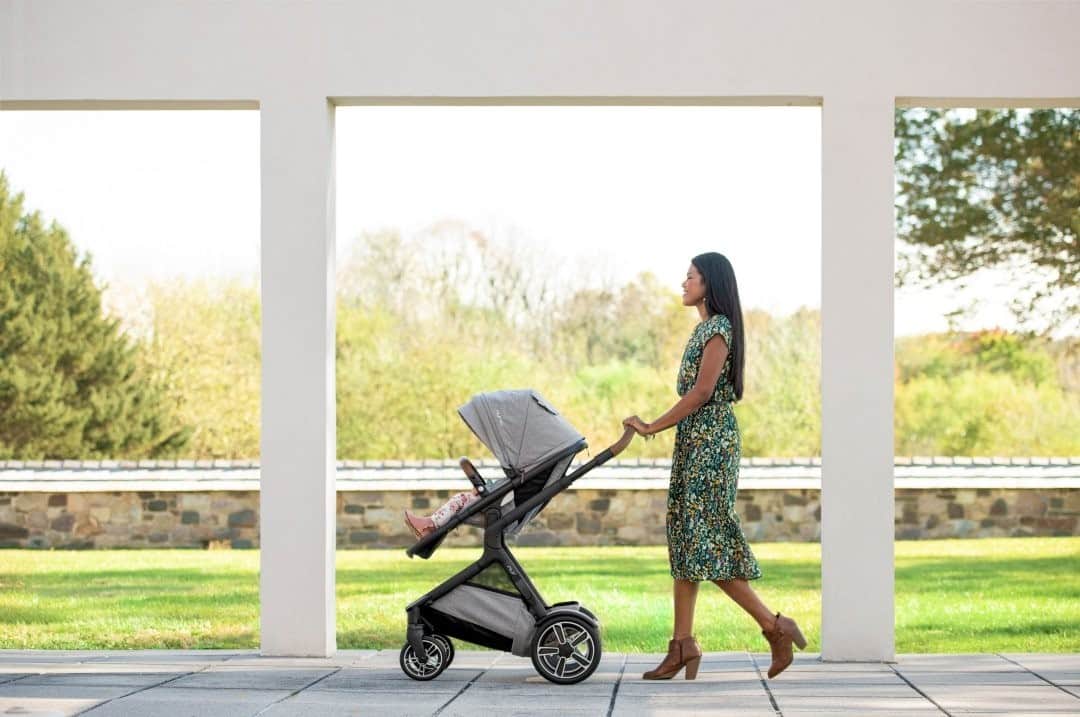 nunaさんのインスタグラム写真 - (nunaInstagram)「Stroll in luxury with the new DEMI grow available now! 😍  As a single stroller, DEMI grow is beautifully crafted and thoughtfully designed, with premium fabrics and a full array of features every new parent is looking for. 🙌🙌  This exceptionally engineered stroller features an all-season seat, Custom dual suspension — and now with MagneTech Secure Snap, the self-guiding magnetic buckle that automatically locks into place, making getting to your next adventure together that much simpler. 💕  #Nuna #DEMIgrow #demigrowstroller #Strollerstrides #babystroller #babyequipment #babygear #strollerbaby #strollermom #fashionmom #parents #newparents #parentinglife #strollerlife #newstroller #bestnewstroller」12月13日 1時00分 - nuna_usa