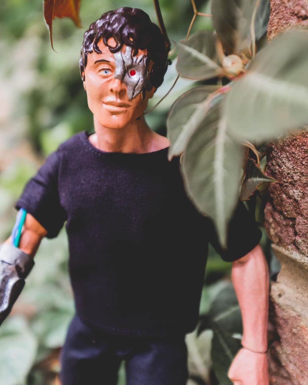 Don Brocoのインスタグラム：「We’ve donated the LAST EVER Rob-Bot action figure to the new @five4fivefest raffle that’s just launched at five4fivefest.com 💥 For just £5 he could be all yours, all monies raised going to Save Our Venues @musicvenuetrust a cause very dear to our hearts supporting independent venues in the UK that have been hit hard by the pandemic. Good luck raffling! 🎟🎰🤞」